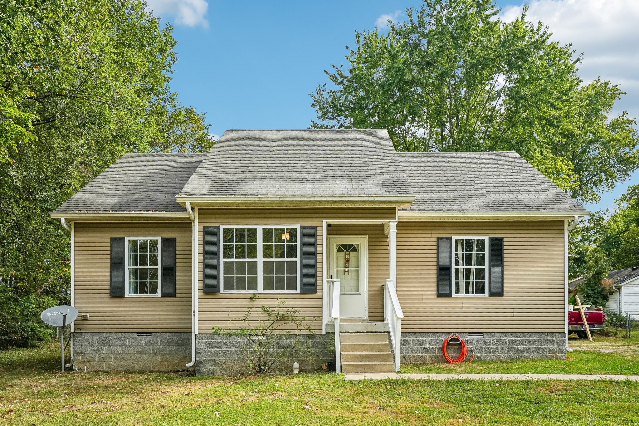 2027 Old Greenbrier Pike, Greenbrier, TN 37073