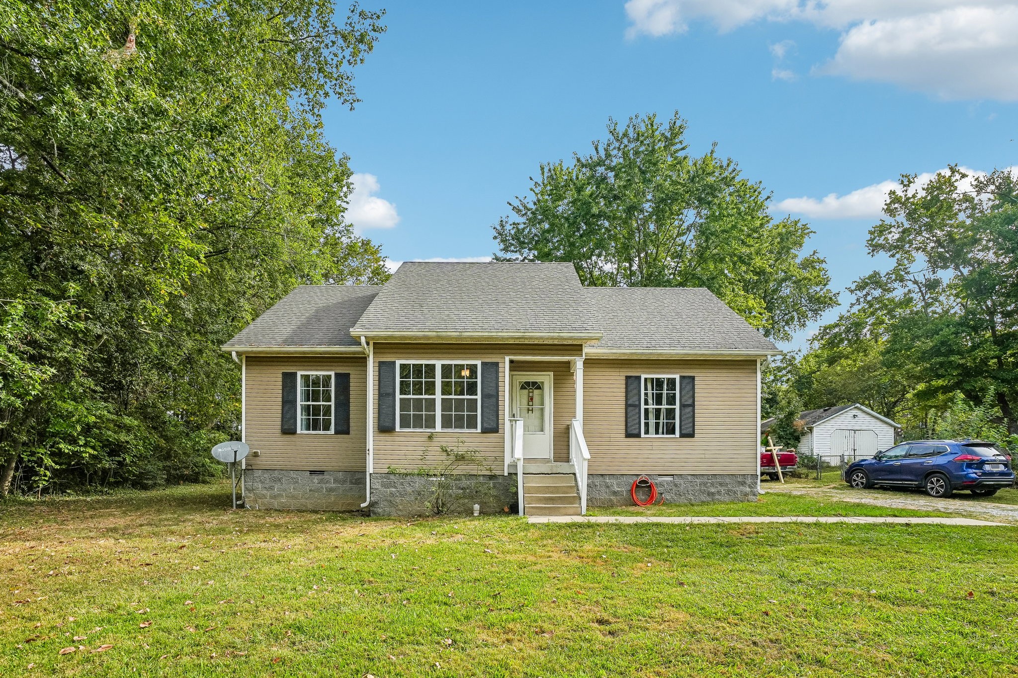 2027 Old Greenbrier Pike, Greenbrier, TN 37073