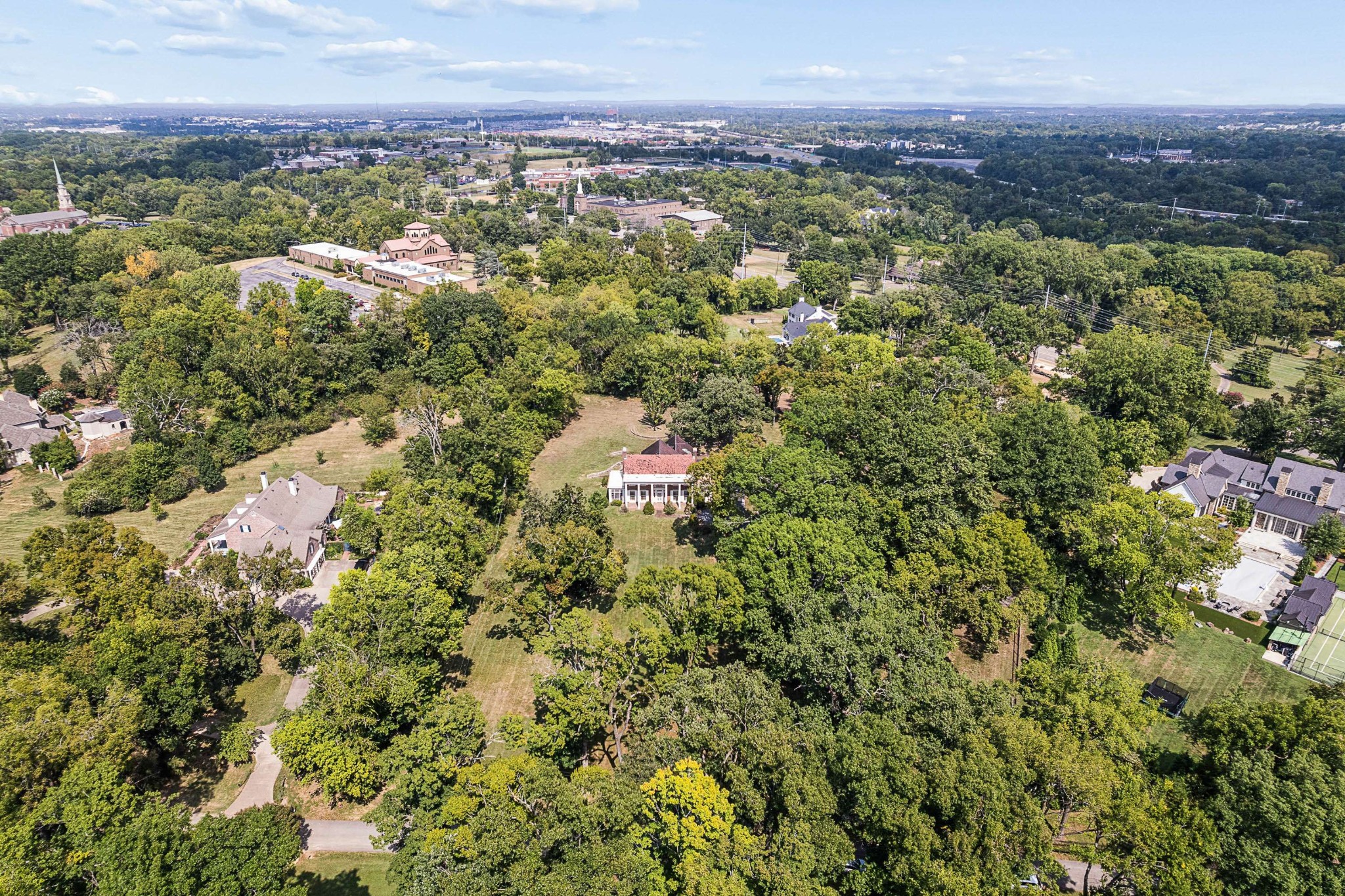 820 Overton Ln, Nashville, TN 37220