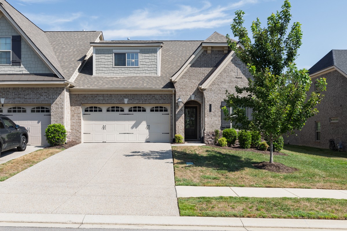1048 Callaway Dr, Lebanon, TN 37087