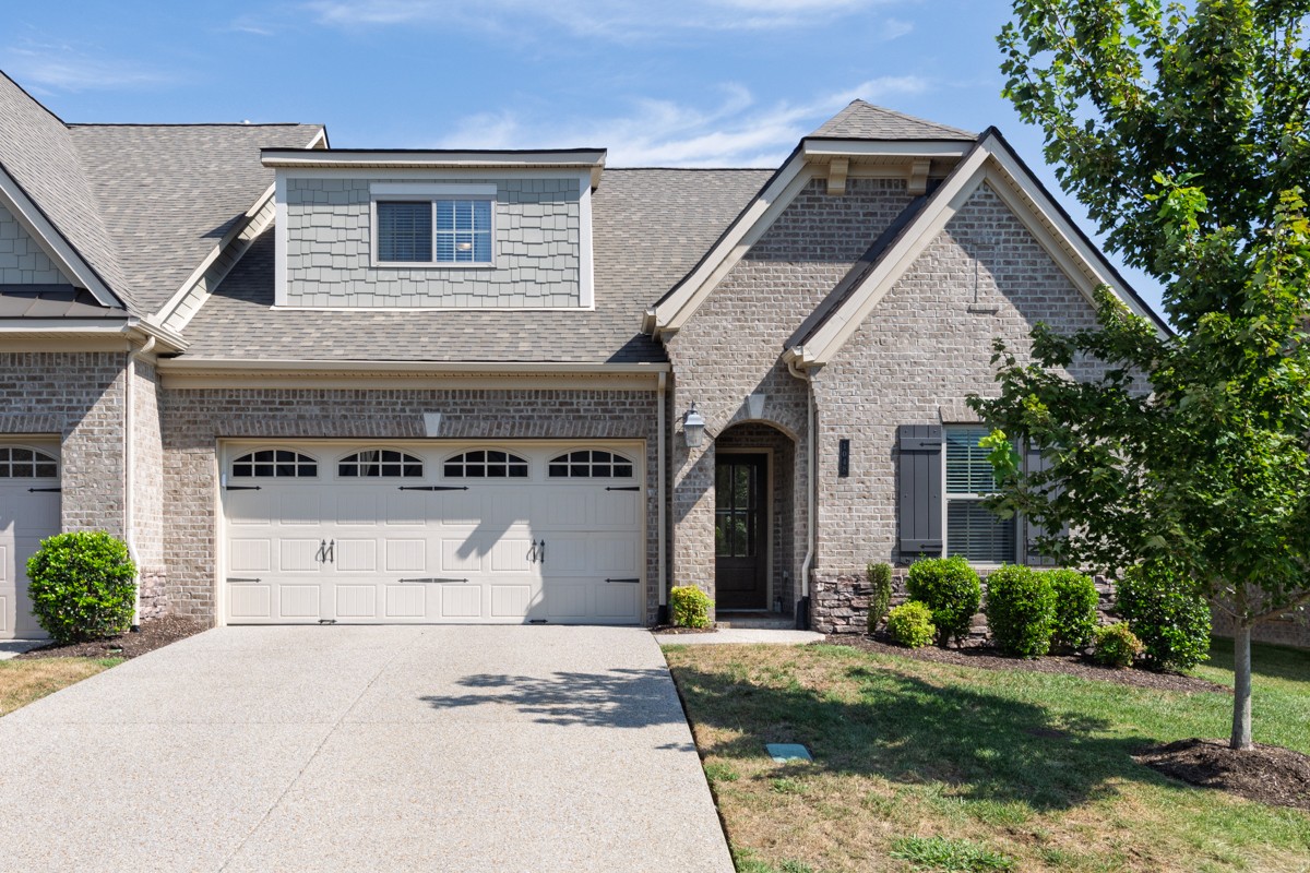 1048 Callaway Dr, Lebanon, TN 37087
