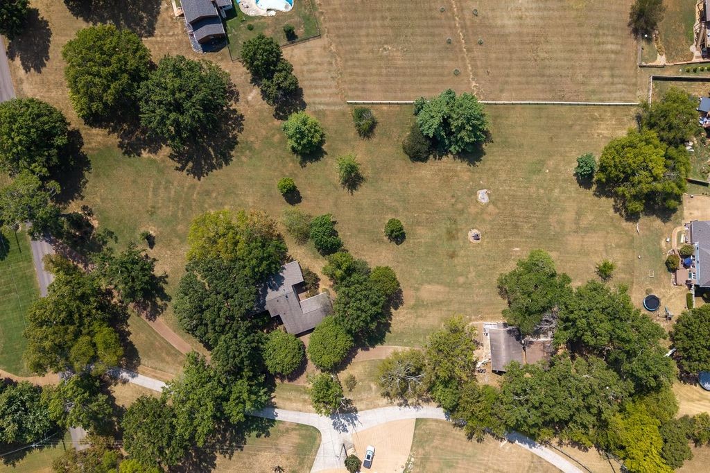 179 Clifftop Dr, Hendersonville, TN 37075