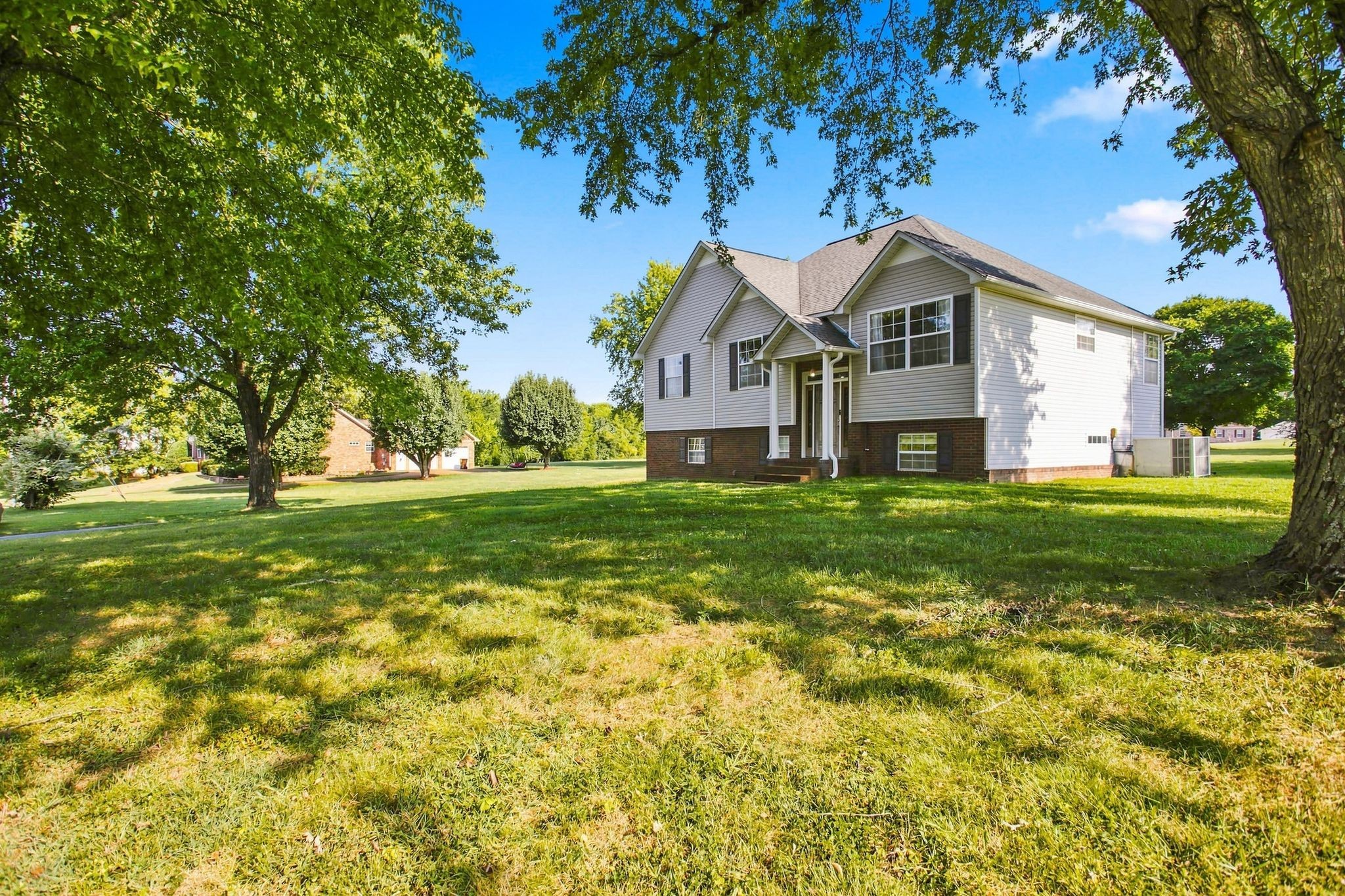 2408 Lakeshore Dr, Spring Hill, TN 37174