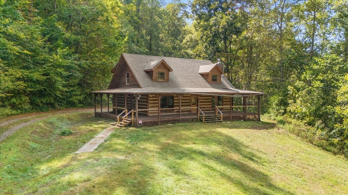 740 Leath Chapel Rd, Bethpage, TN 37022