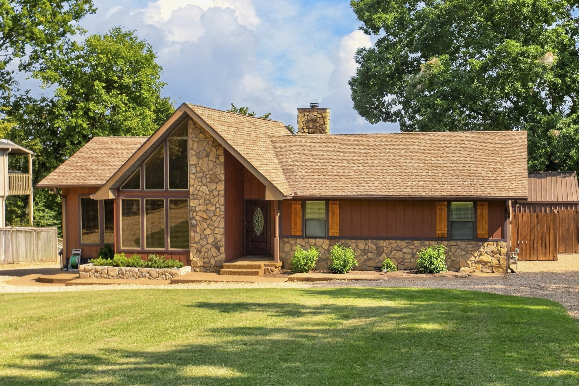 1317 Fernbank Dr, Madison, TN 37115