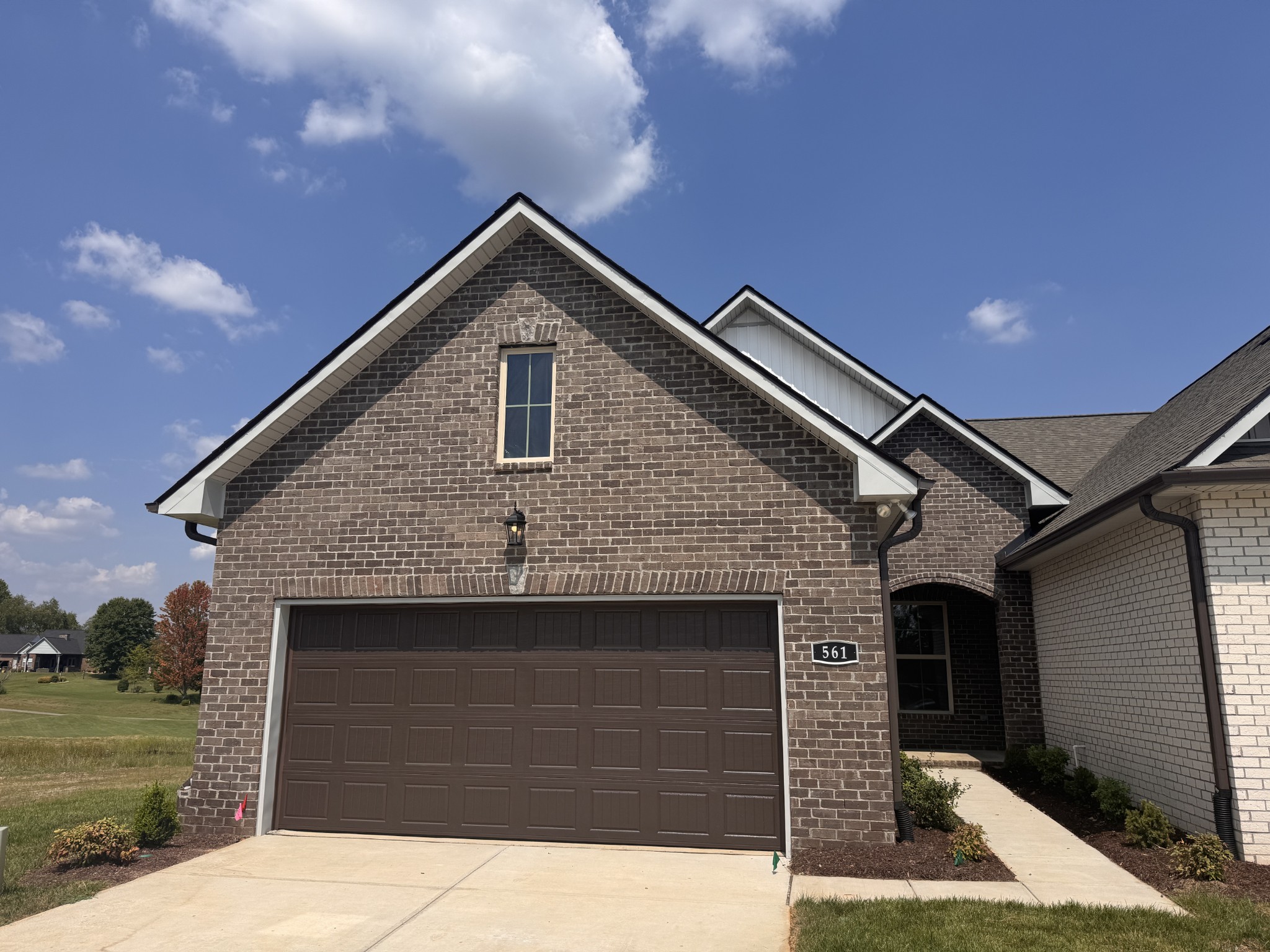 561 W Foxrun, Springfield, TN 37172