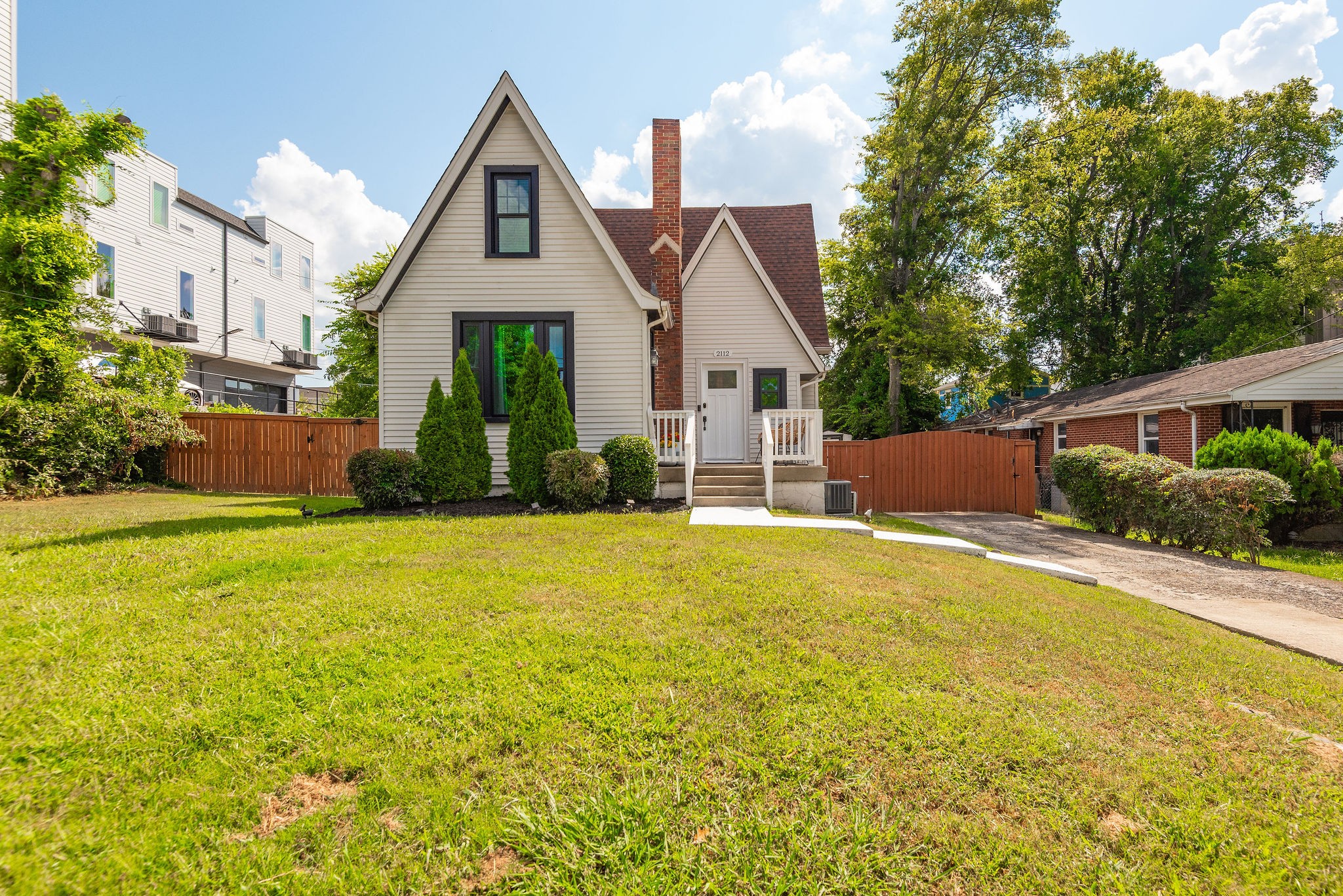 2112 24th Ave N, Nashville, TN 37208