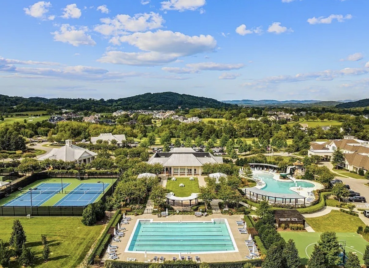8645 Belladonna Dr, College Grove, TN 37046