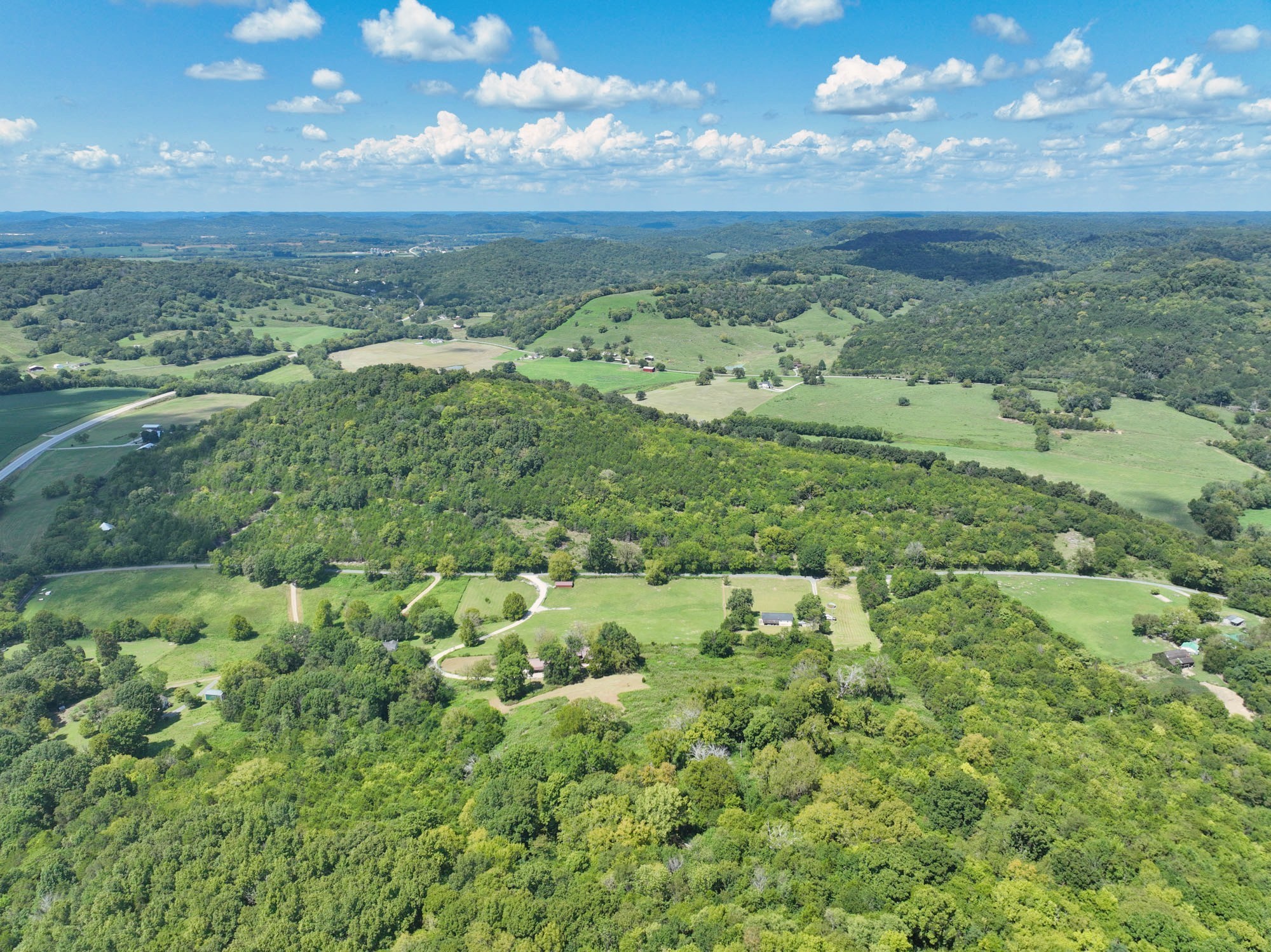 28 Edd Hackett Rd, Pleasant Shade, TN 37145
