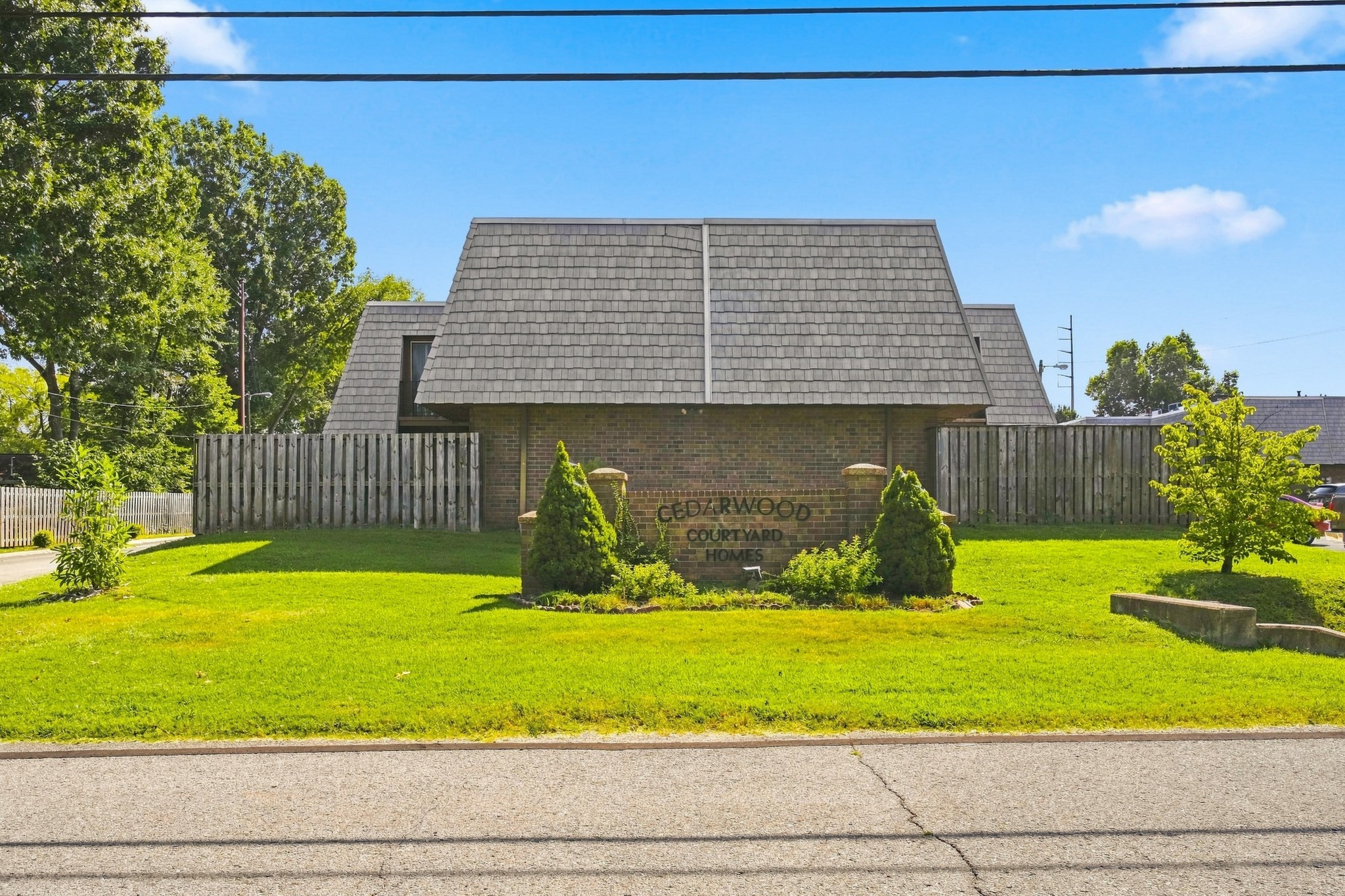 237 Cedarwood Ln, Madison, TN 37115