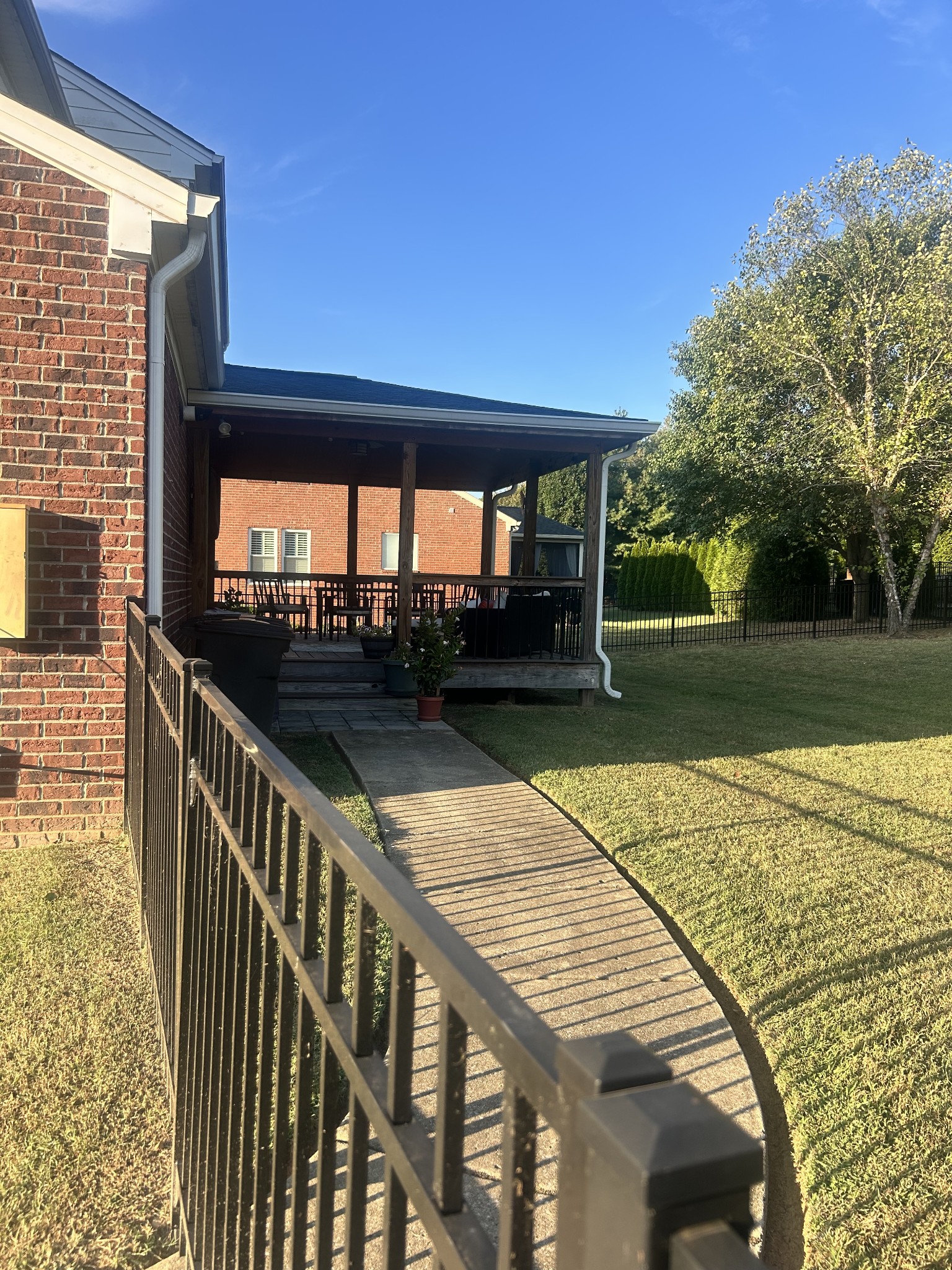 1058 Avery Trace Cir, Hendersonville, TN 37075