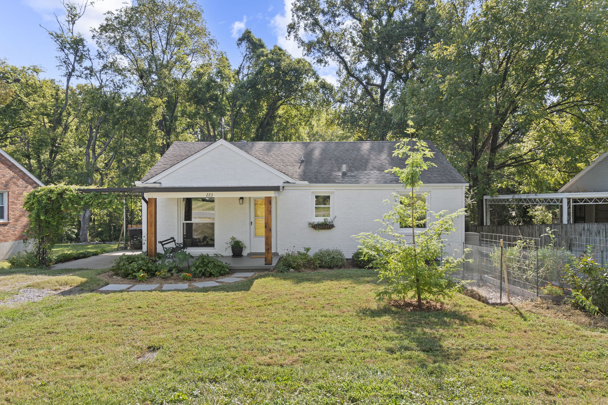 223 Graylynn Dr, Nashville, TN 37214