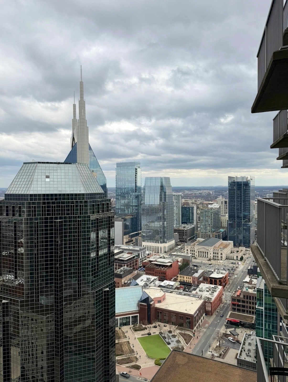 415 Church St #2807, Nashville, TN 37219