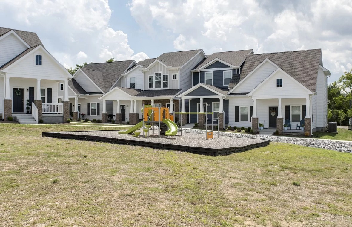 975 Ashland Place Dr, Nashville, TN 37218