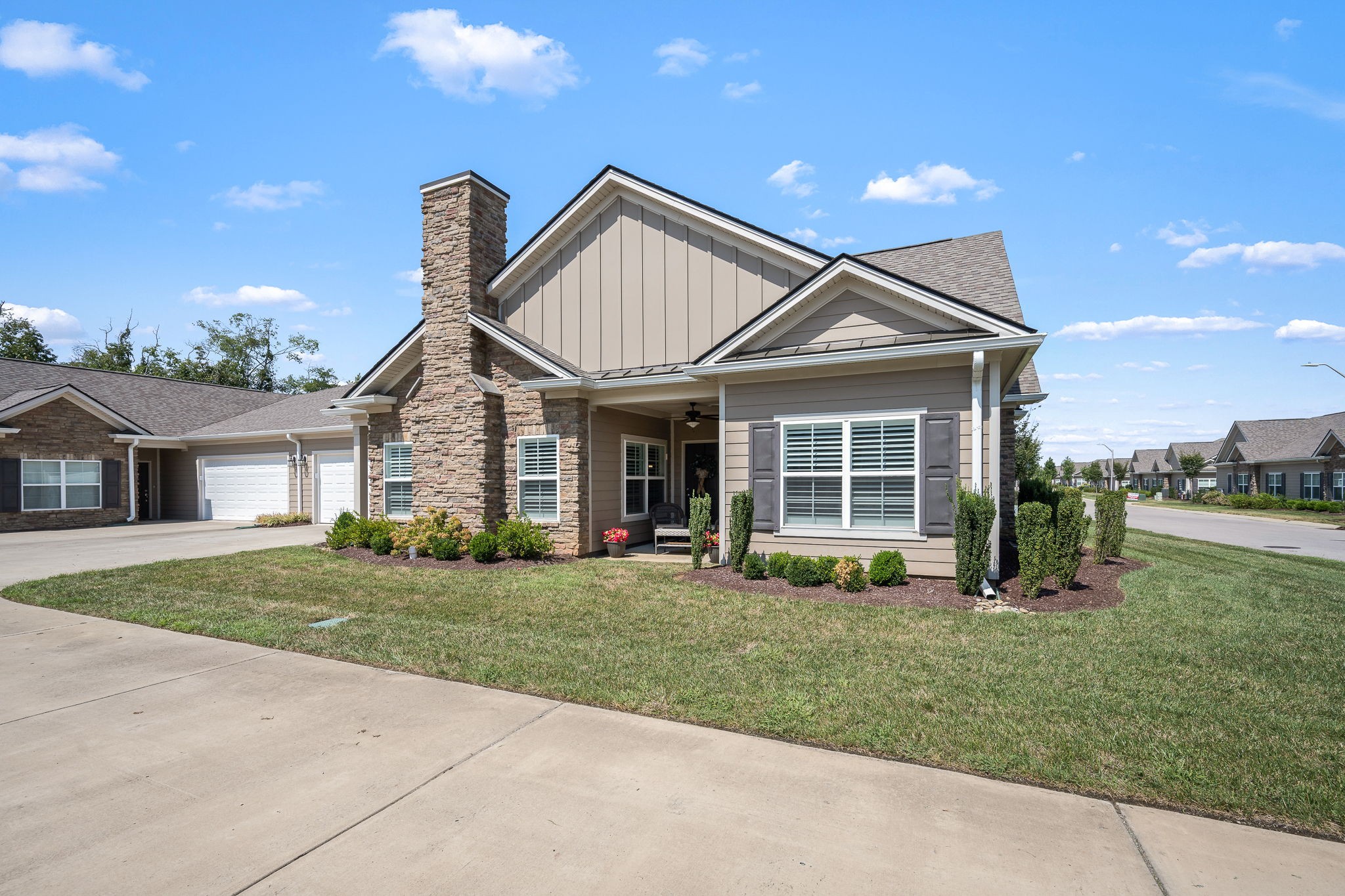 2444 Stonecenter Ln, Murfreesboro, TN 37128