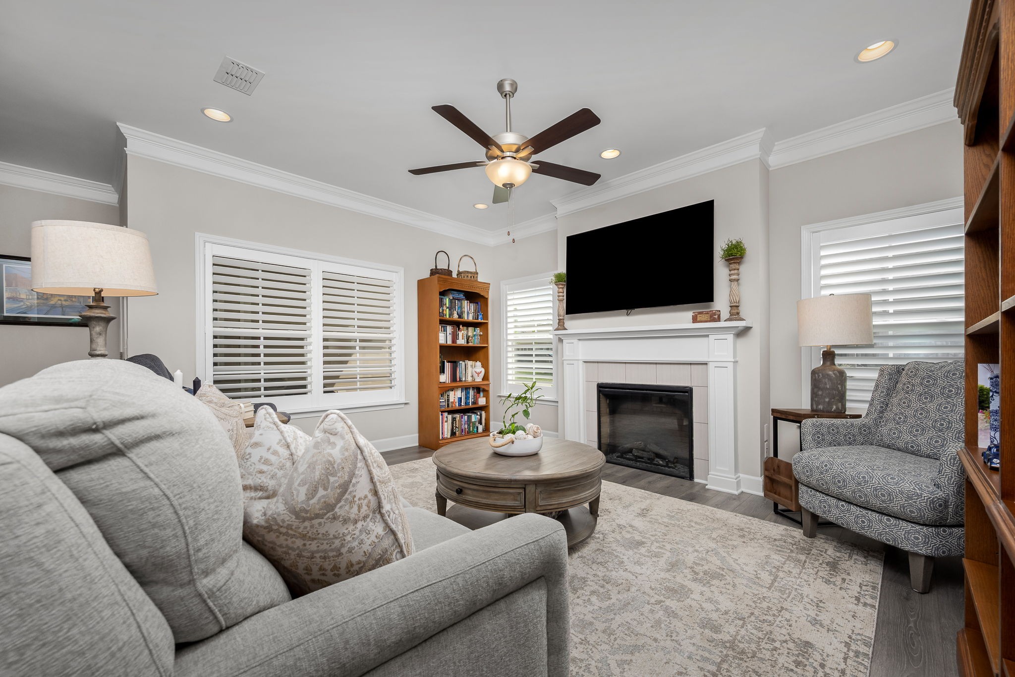 2444 Stonecenter Ln, Murfreesboro, TN 37128