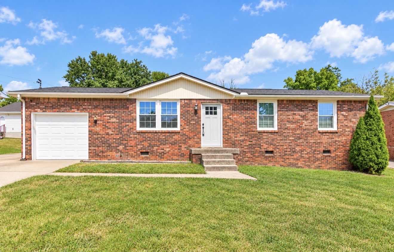 109 S Valley Rd, Hendersonville, TN 37075