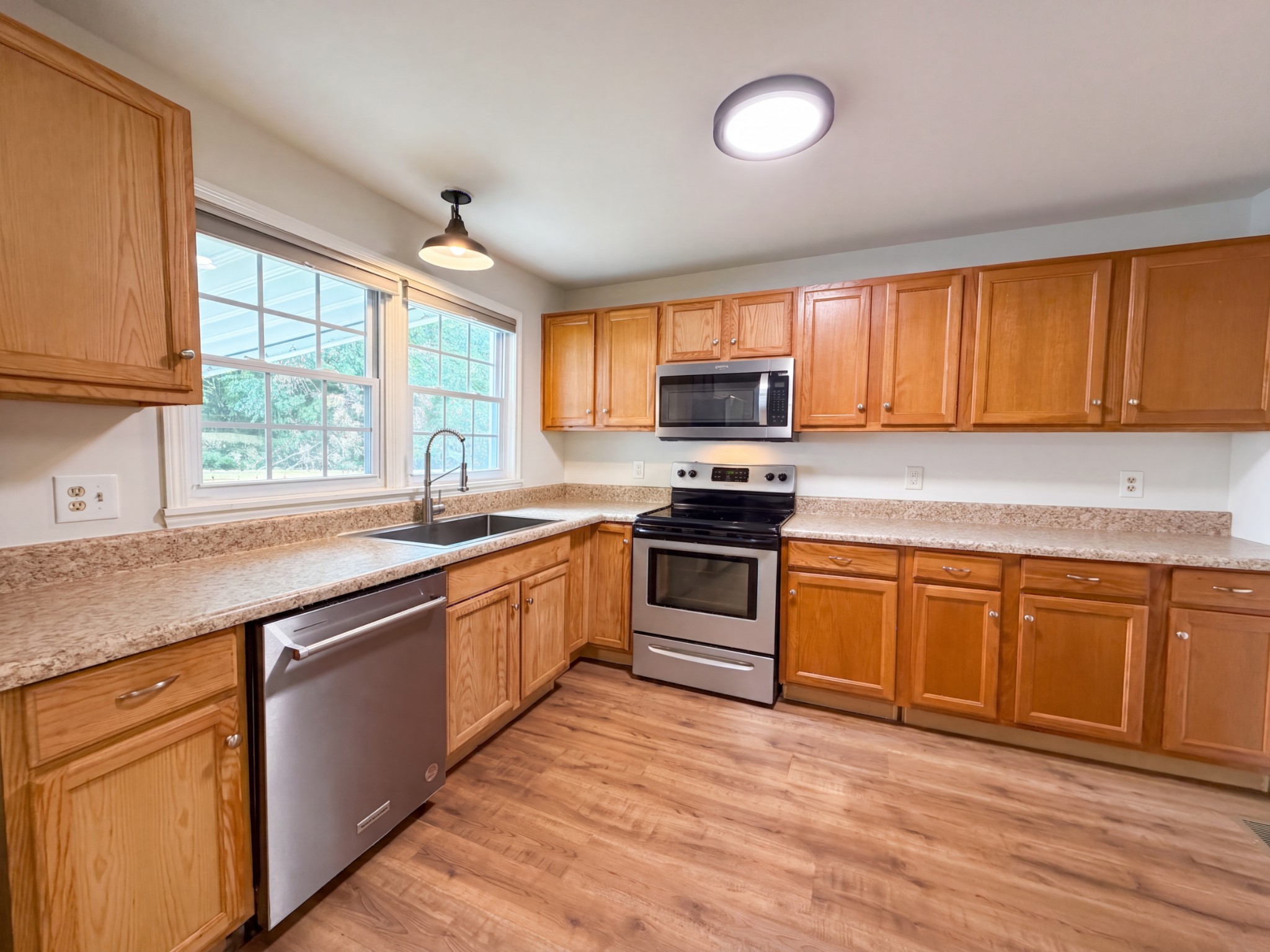 144 Morningside Ln, Columbia, TN 38401