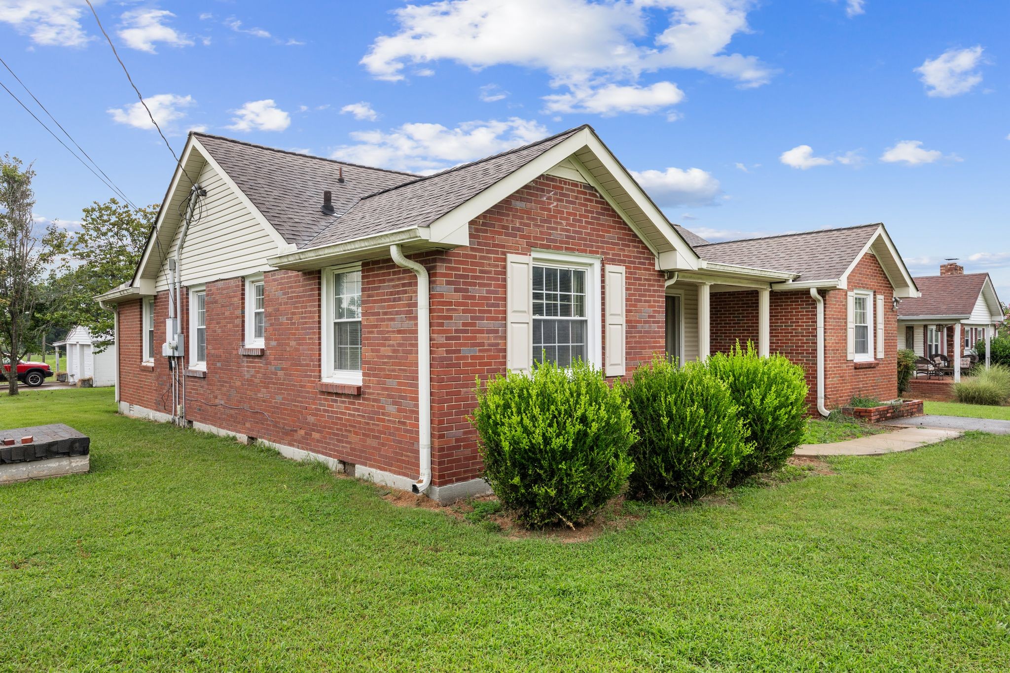 1620 Neelys Bend Rd, Madison, TN 37115