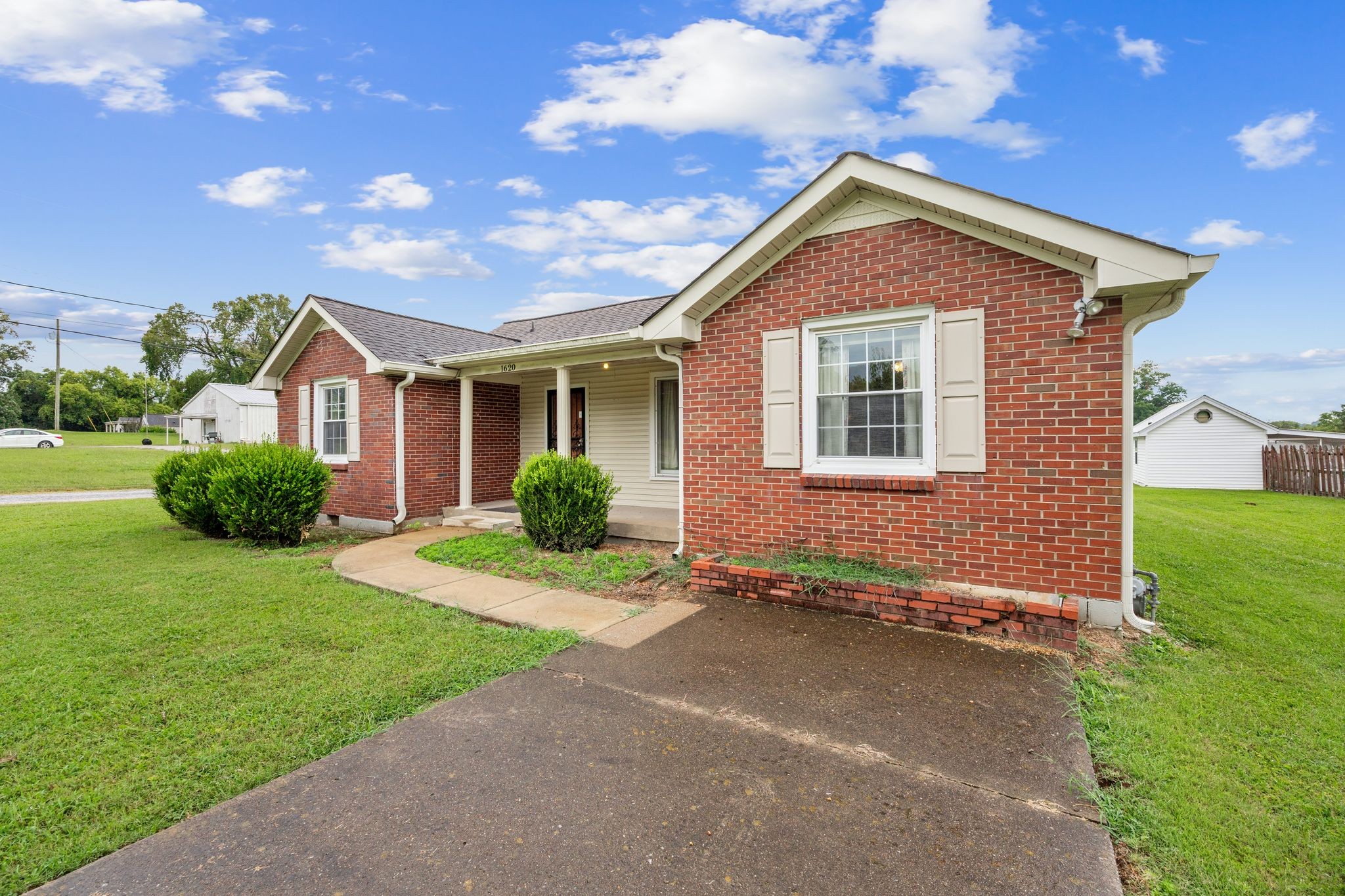 1620 Neelys Bend Rd, Madison, TN 37115