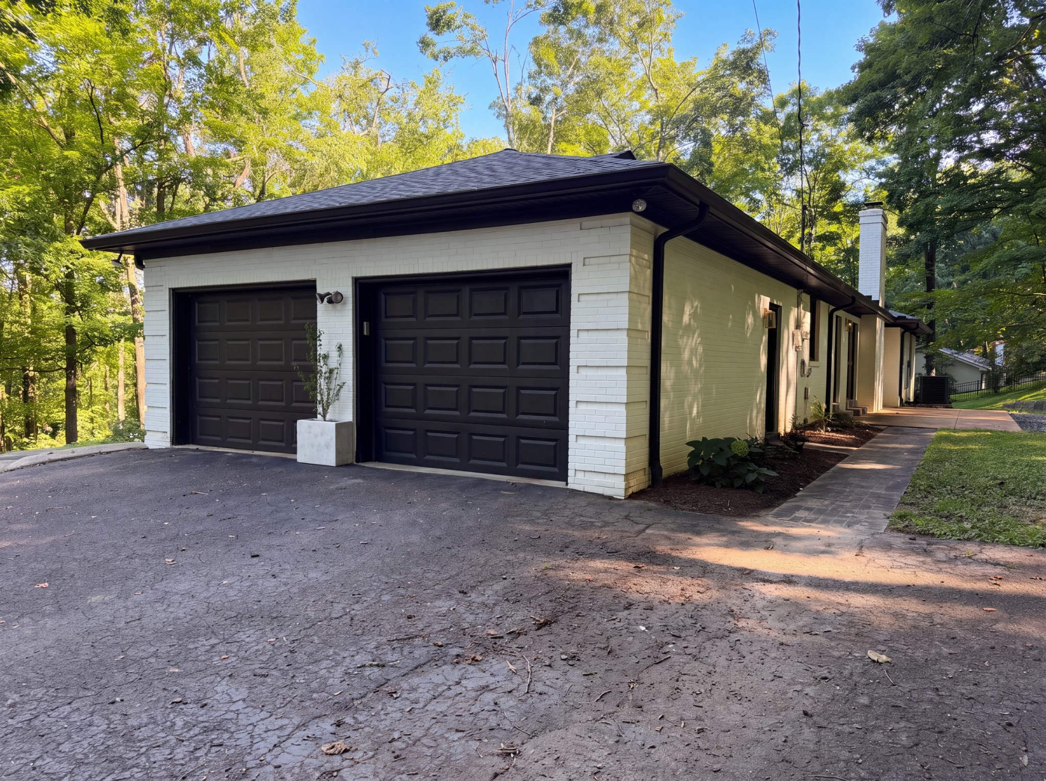 1904 Cromwell Dr, Nashville, TN 37215