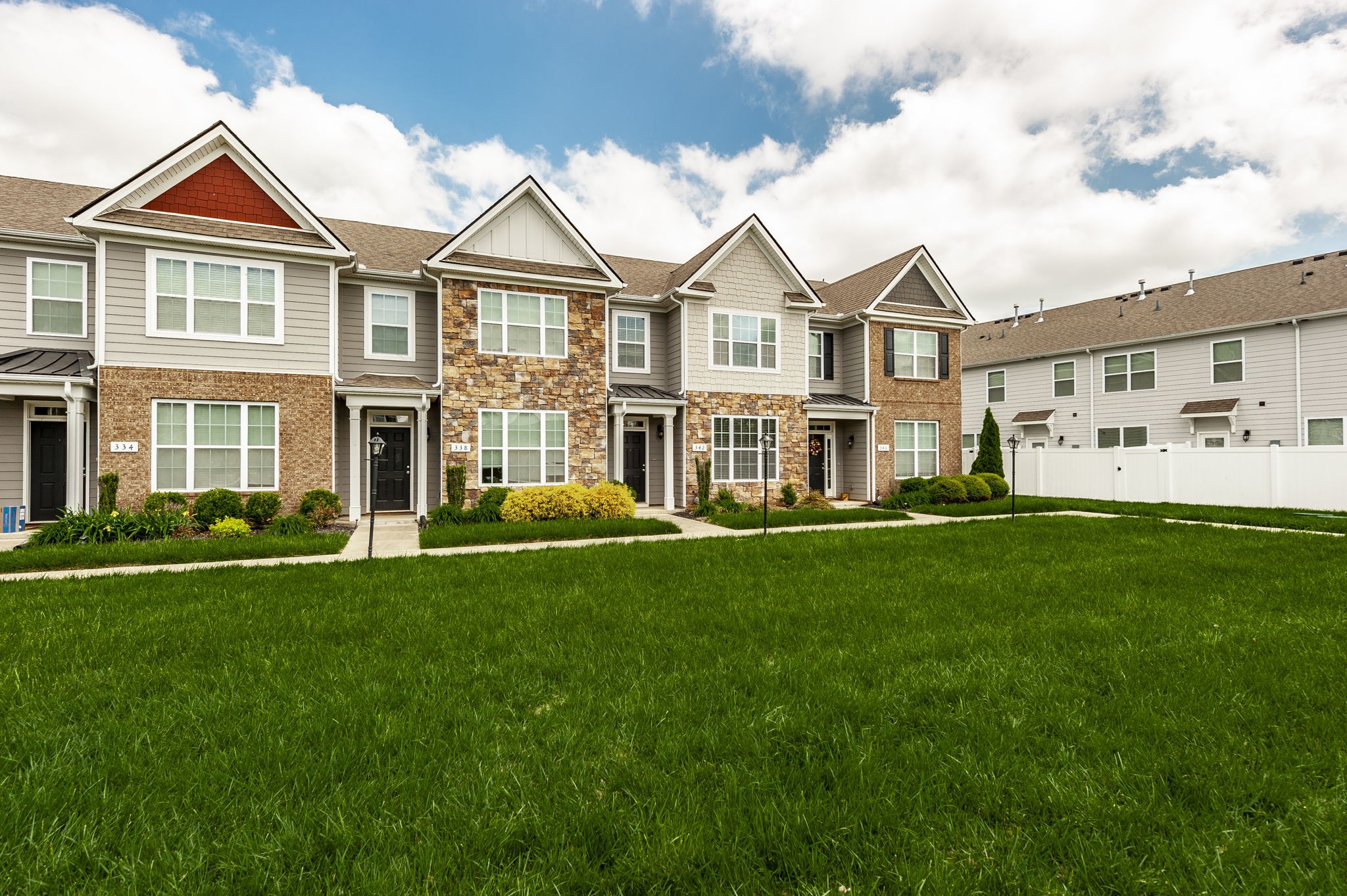 342 Manor Row, Pleasant View, TN 37146