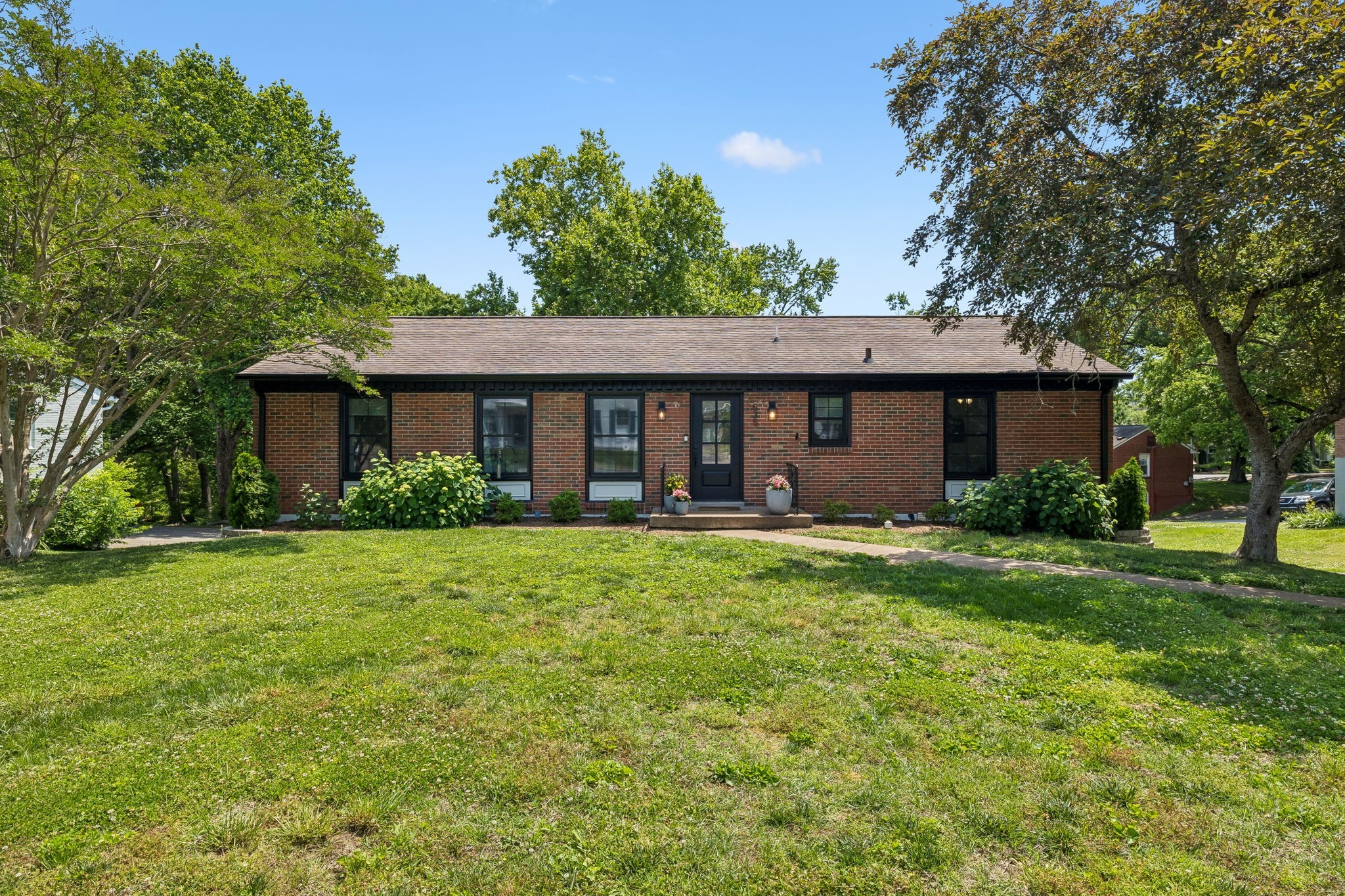 535 Richmar Dr, Nashville, TN 37211