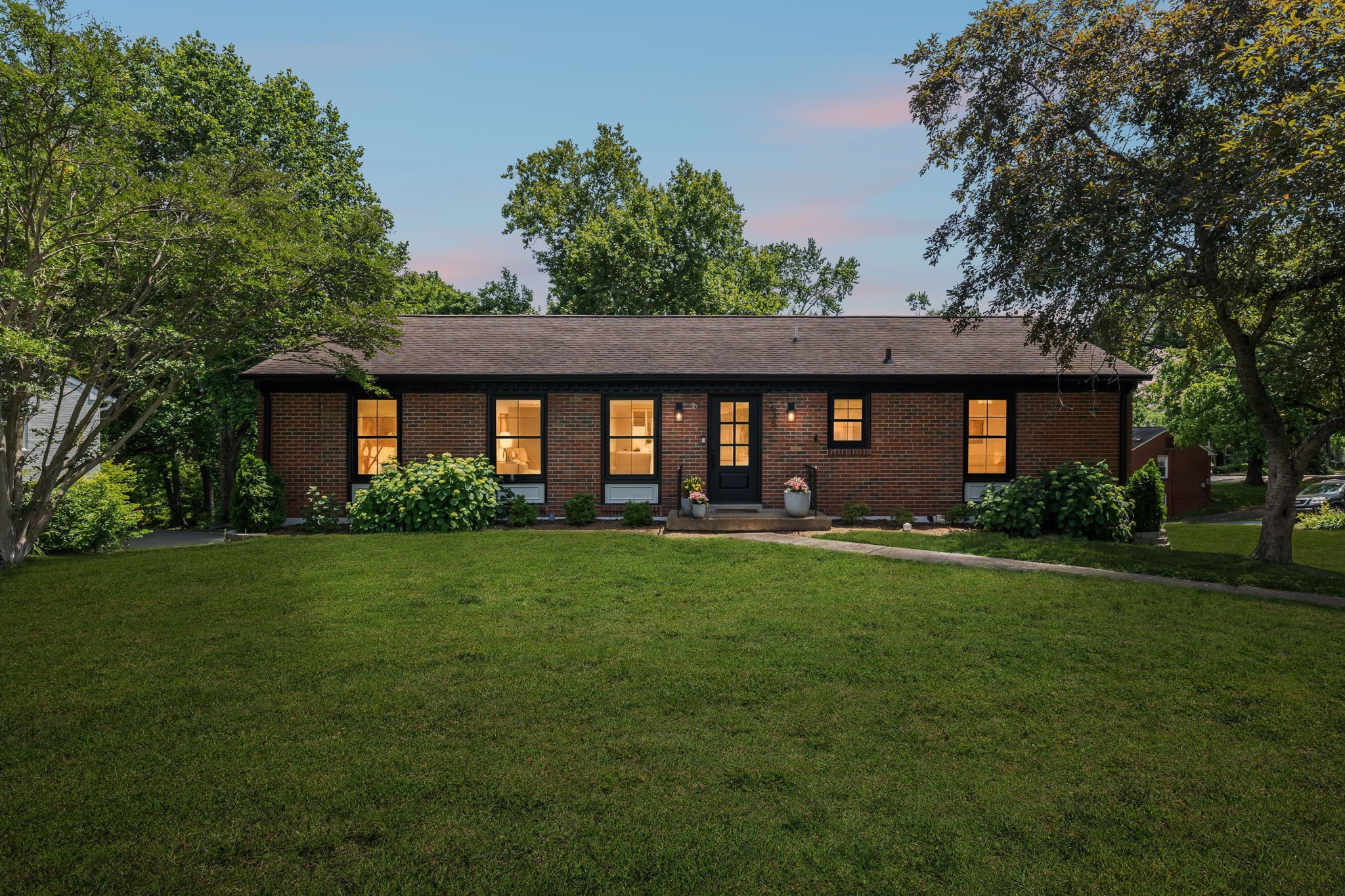 535 Richmar Dr, Nashville, TN 37211