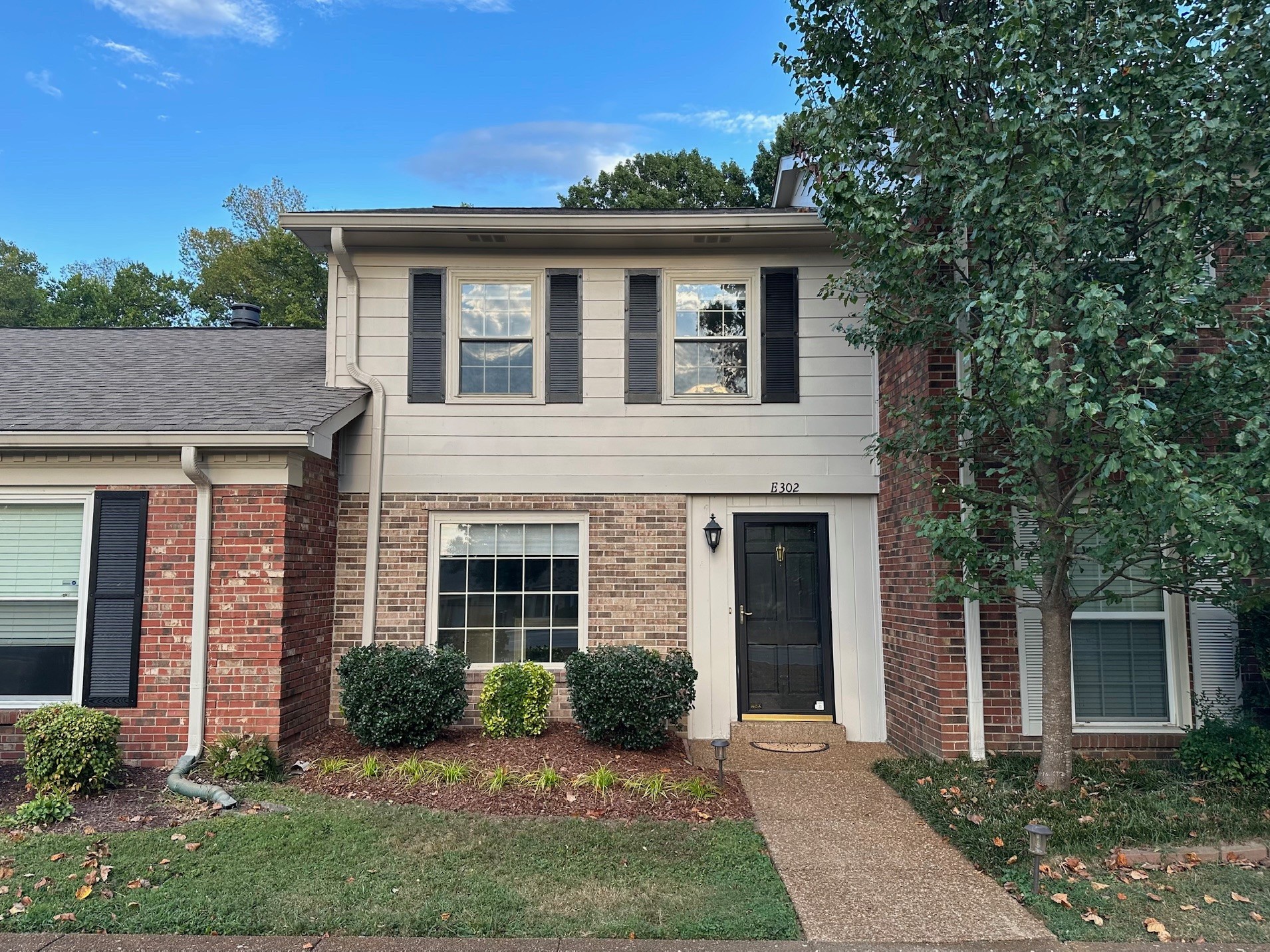 8300 Sawyer Brown Rd #E302, Nashville, TN 37221