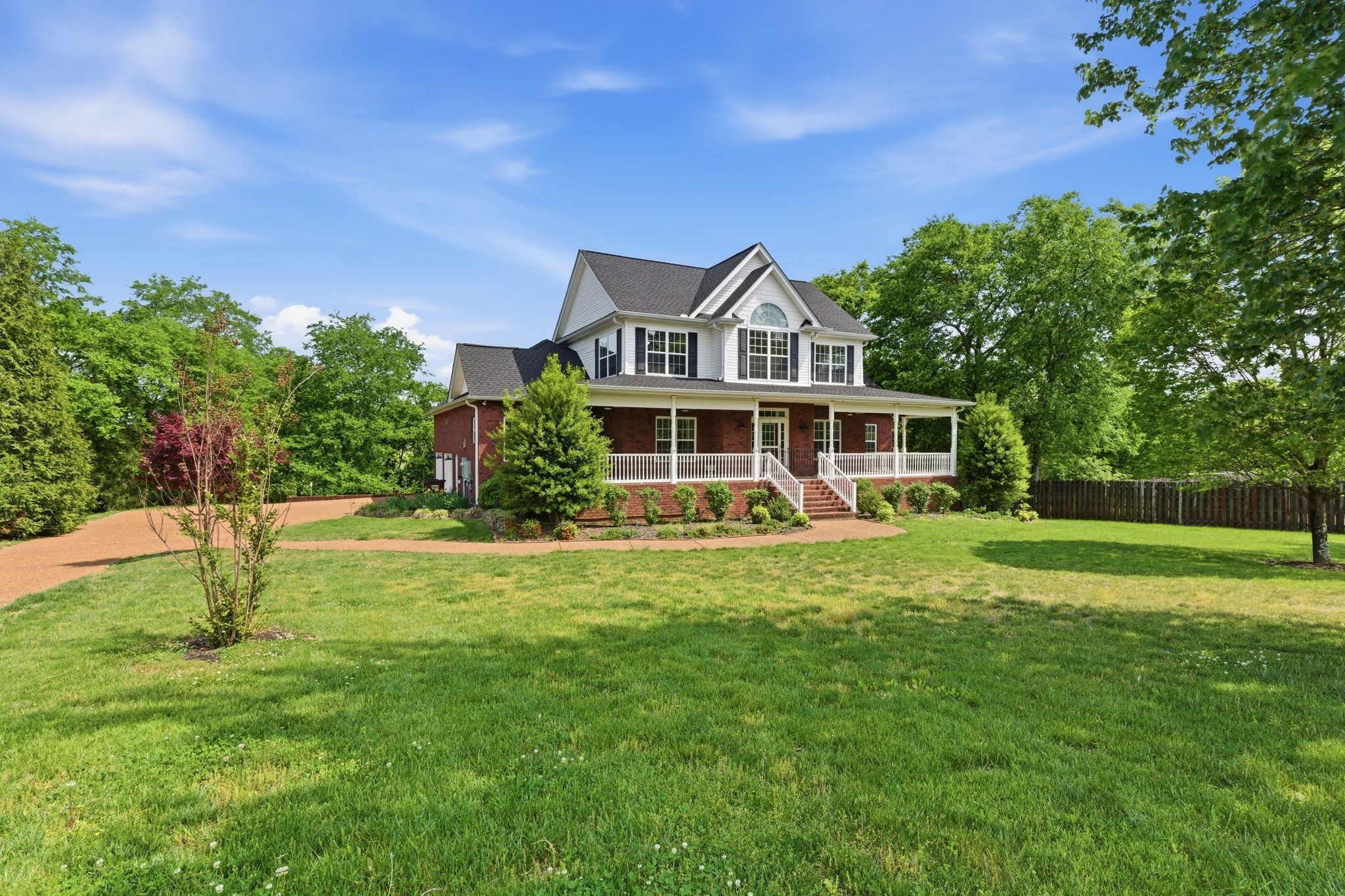 1013 Cabriolet Ct, Gallatin, TN 37066