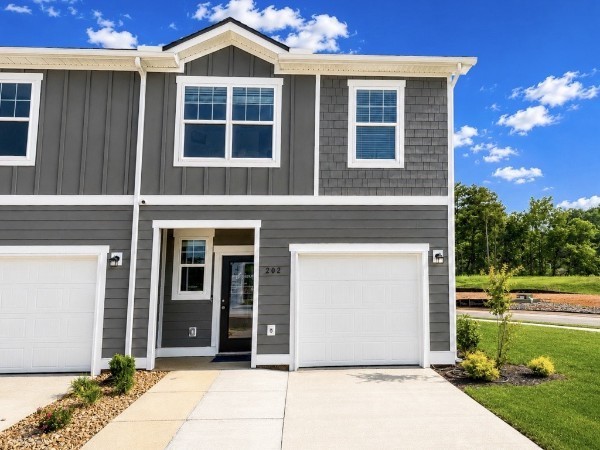 241 Darlington Dr, Dickson, TN 37055