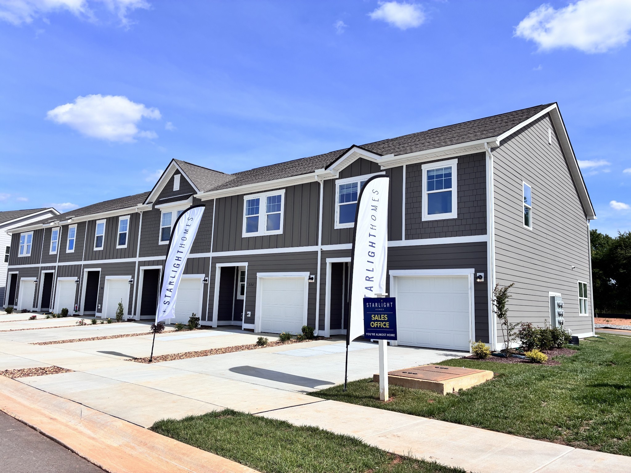 245 Darlington Dr, Dickson, TN 37055