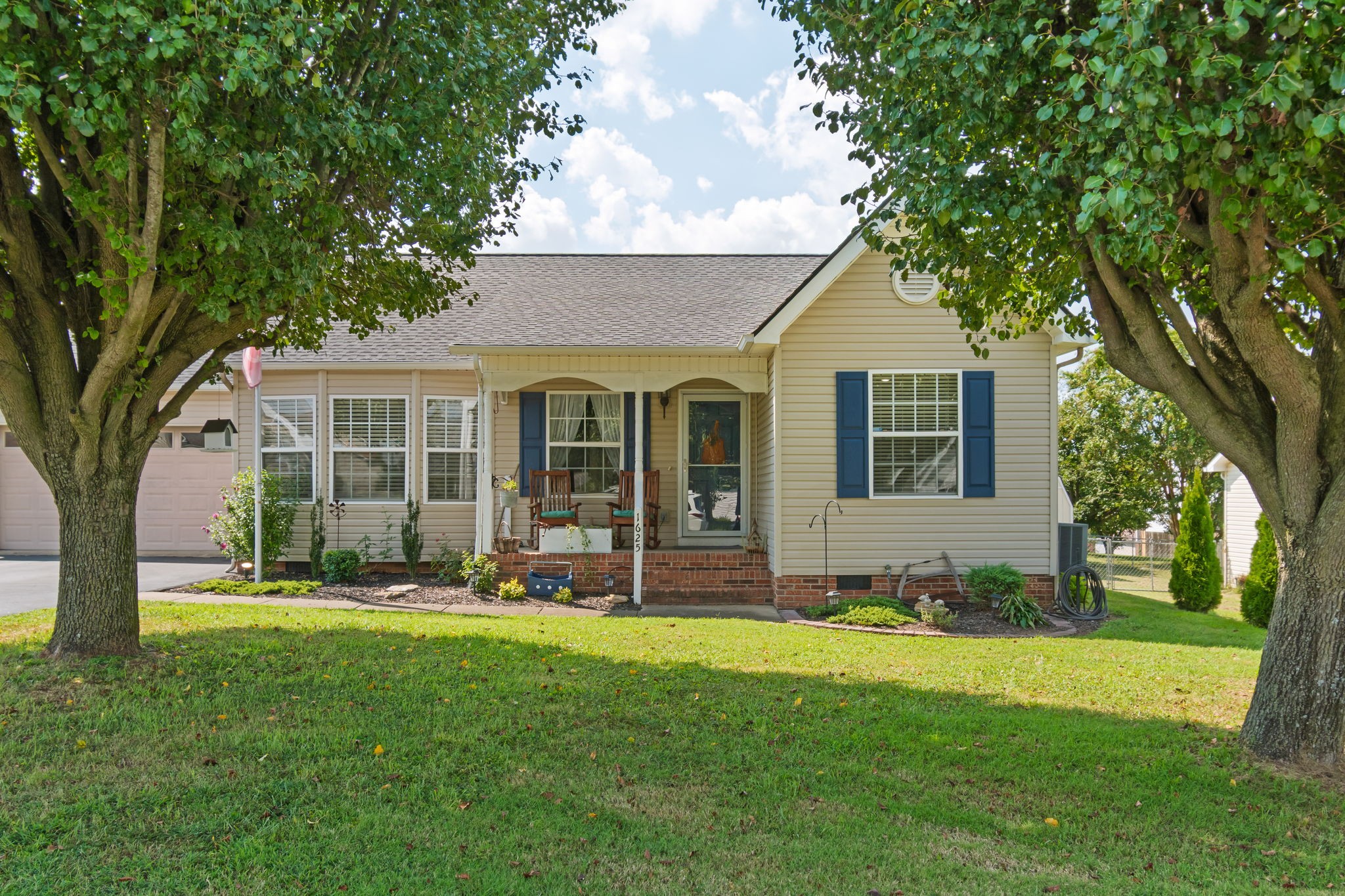 1625 Joel Dr, Columbia, TN 38401