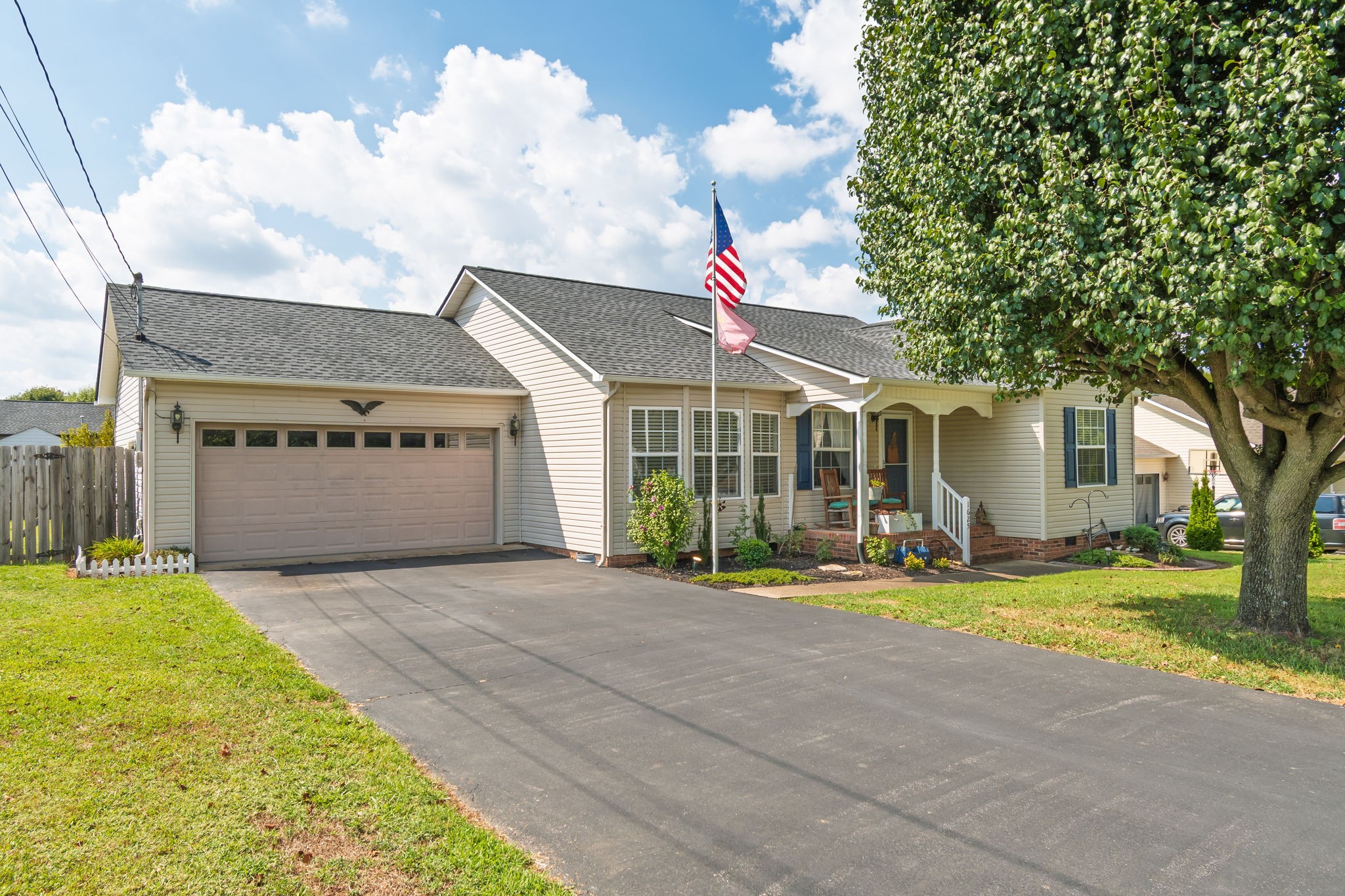 1625 Joel Dr, Columbia, TN 38401