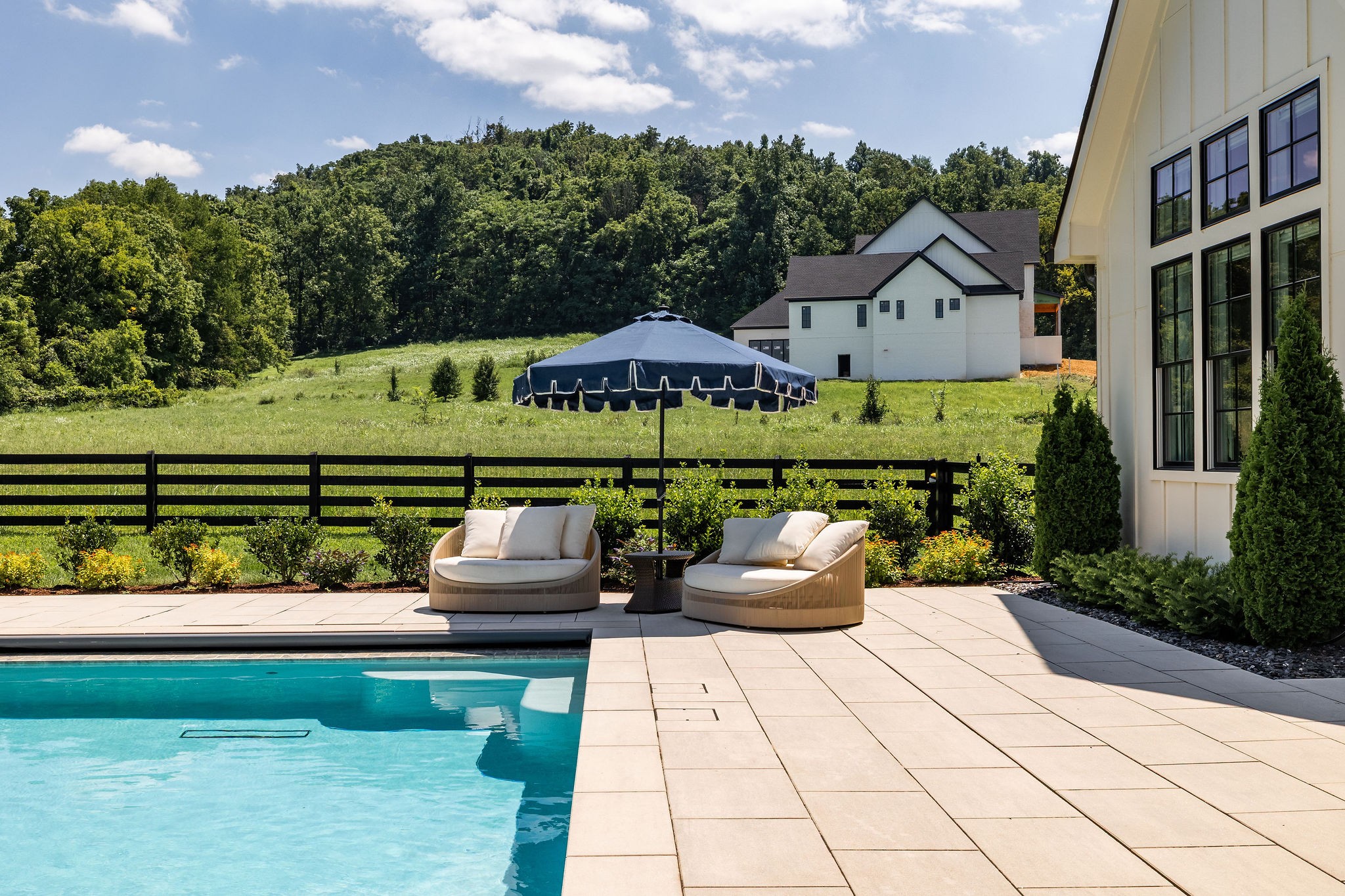 1936 Silver Fox Rd, Thompsons Station, TN 37179