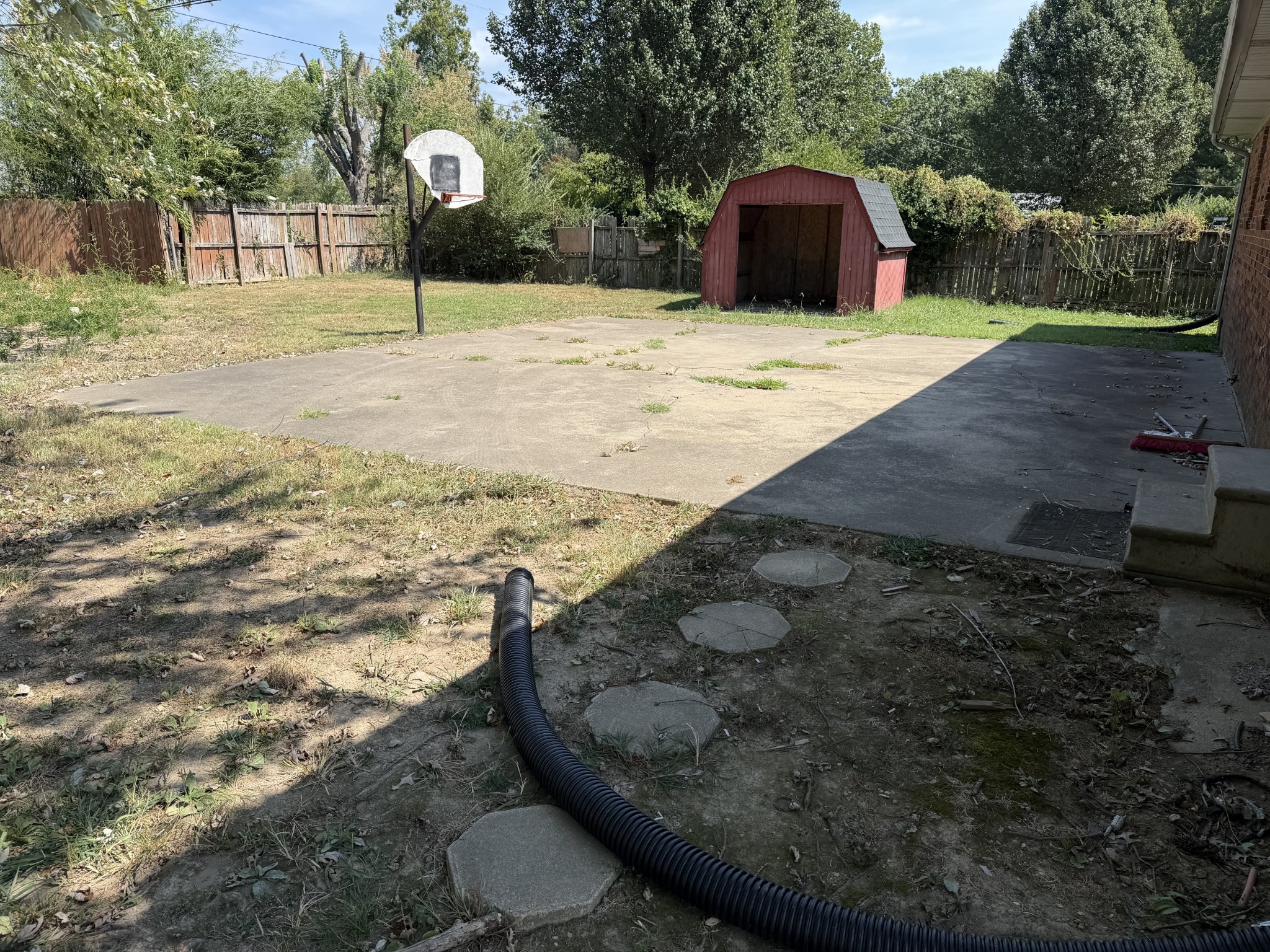 2118 Lambert Dr, Westmoreland, TN 37186