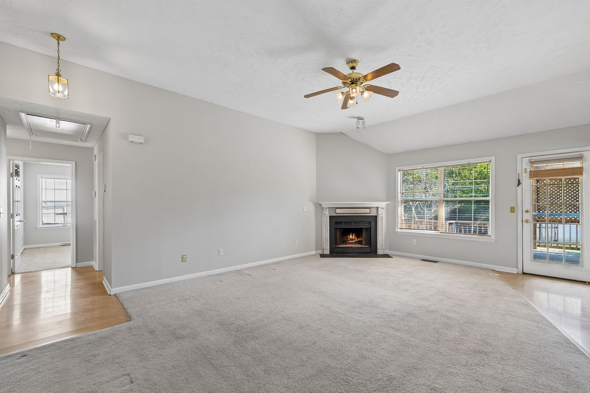 241 Heritage Cir E, La Vergne, TN 37086