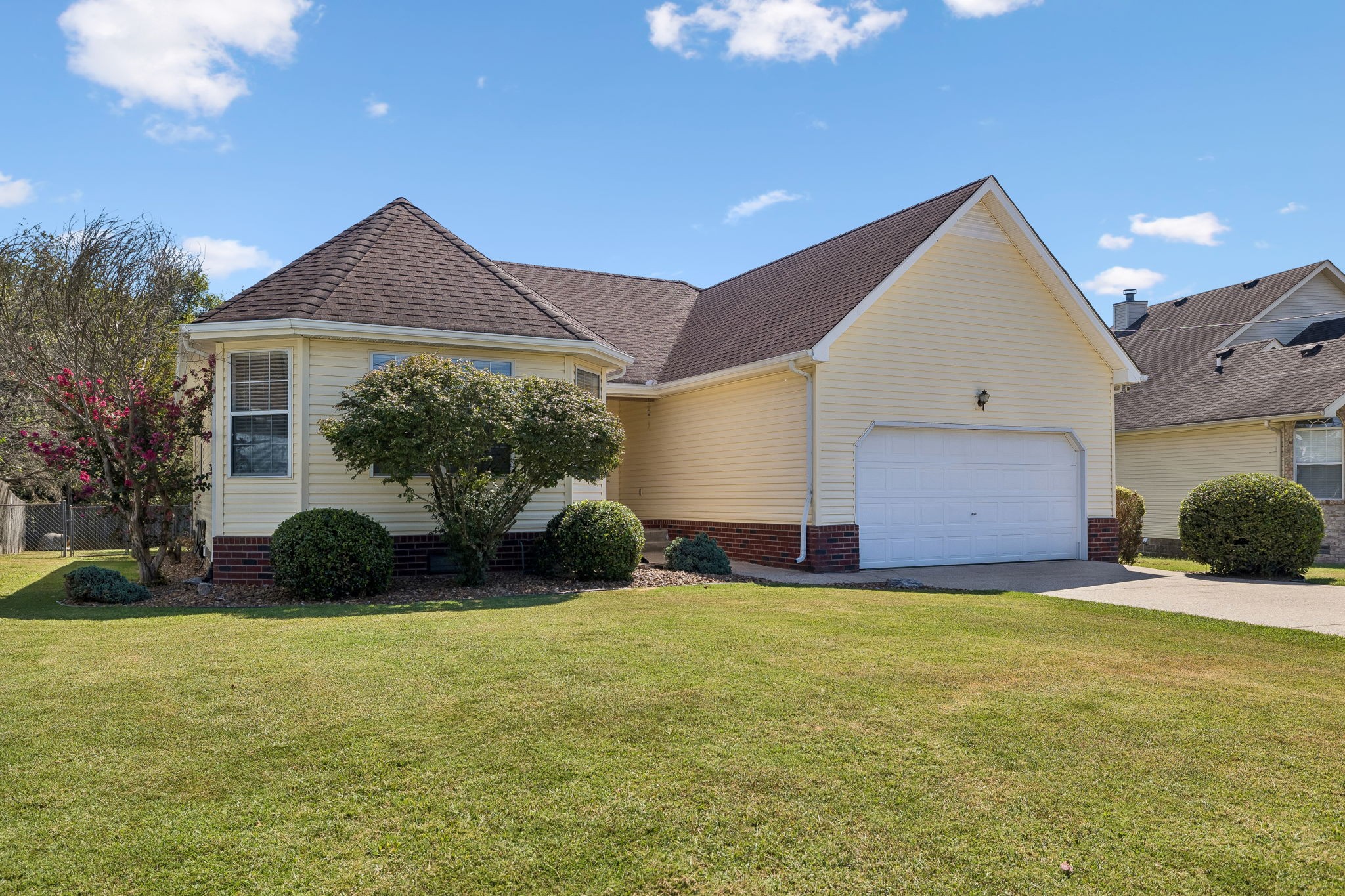 241 Heritage Cir E, La Vergne, TN 37086
