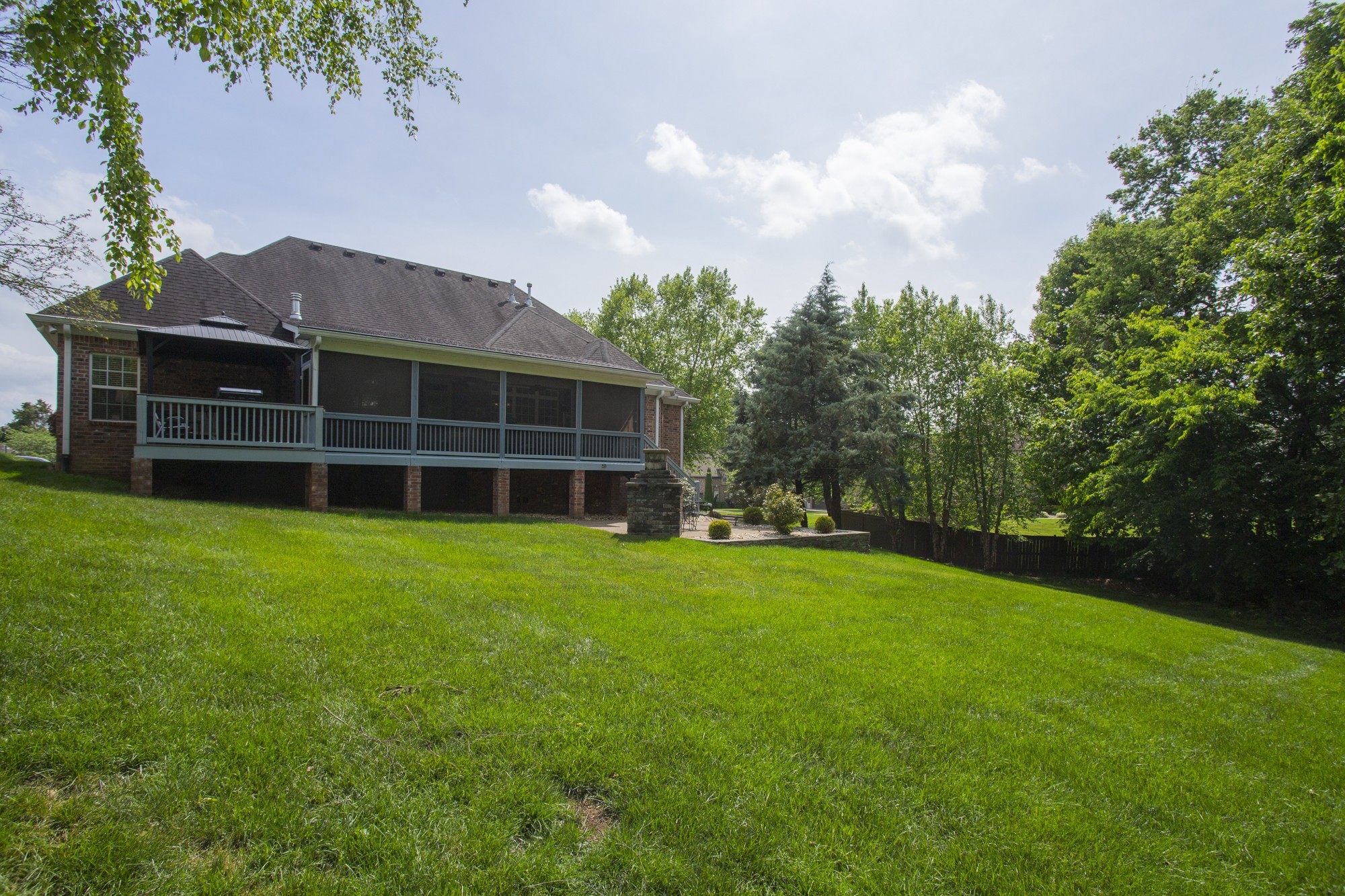 1027 Berkshire Blvd, Mount Juliet, TN 37122
