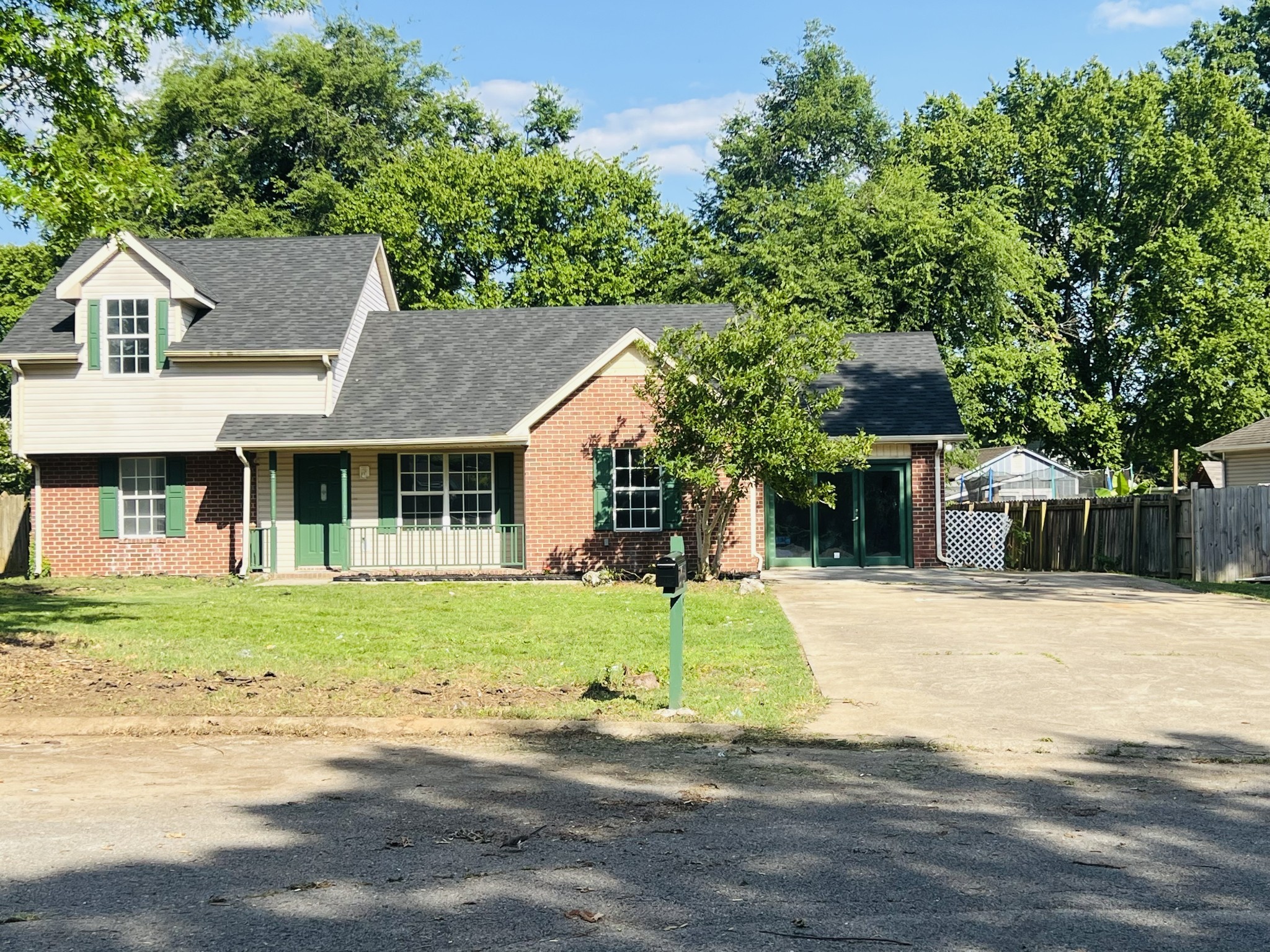 902 Regalwood Ct, Smyrna, TN 37167