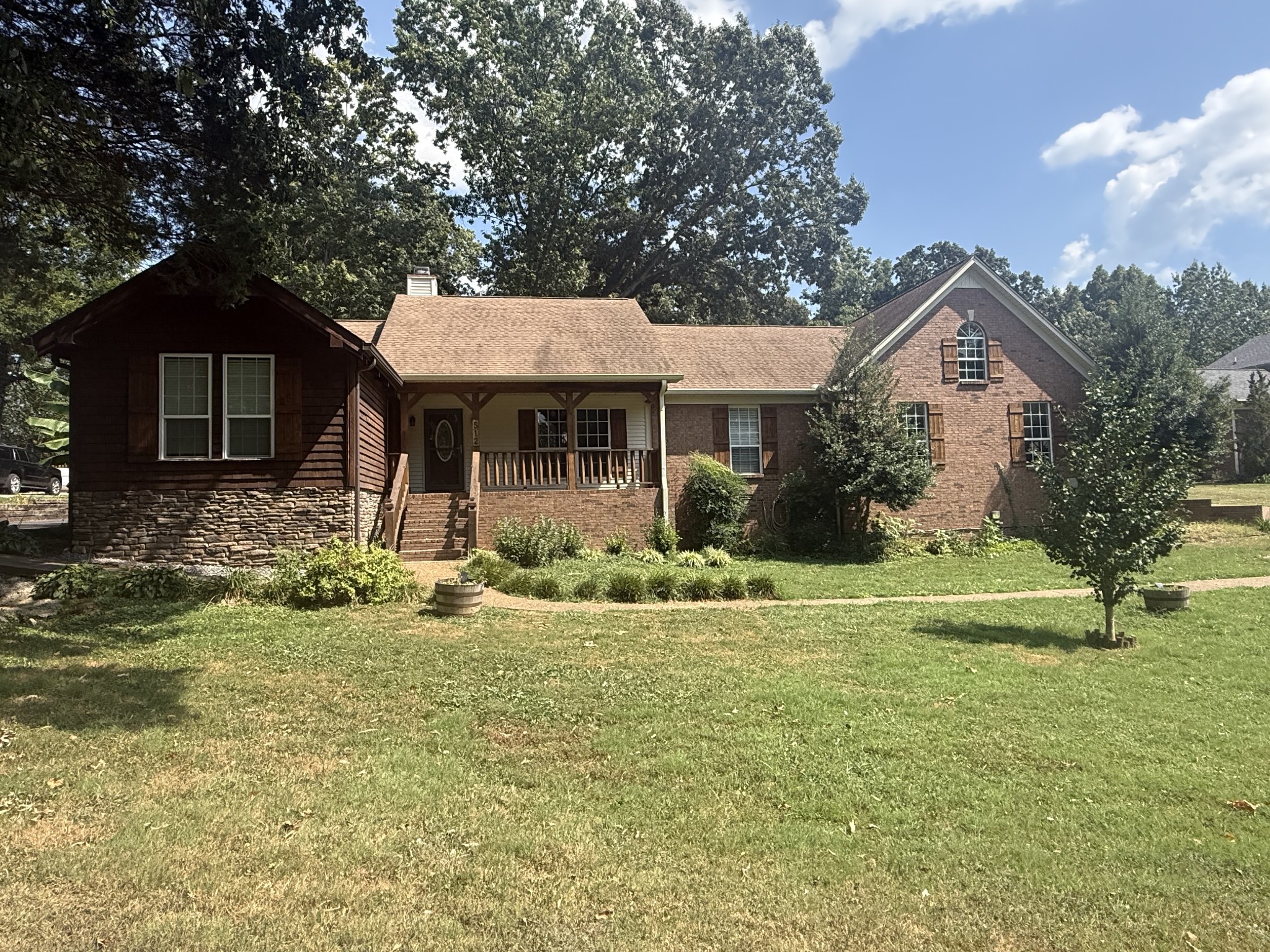 512 Tyler Ct, Cottontown, TN 37048