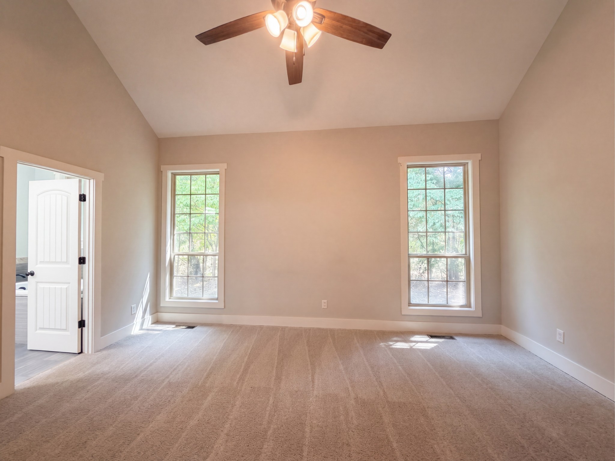 2155 Savage Creek Dr, Springfield, TN 37172