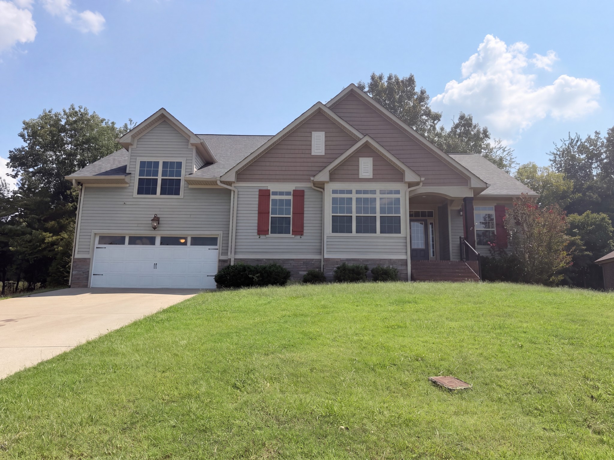 2155 Savage Creek Dr, Springfield, TN 37172