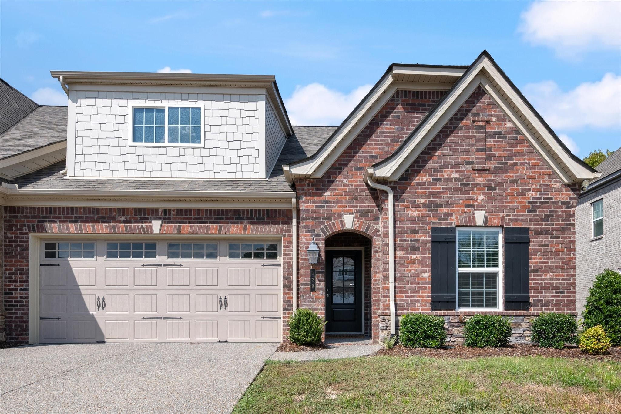 128 Owl Hollow Rd, Hendersonville, TN 37075