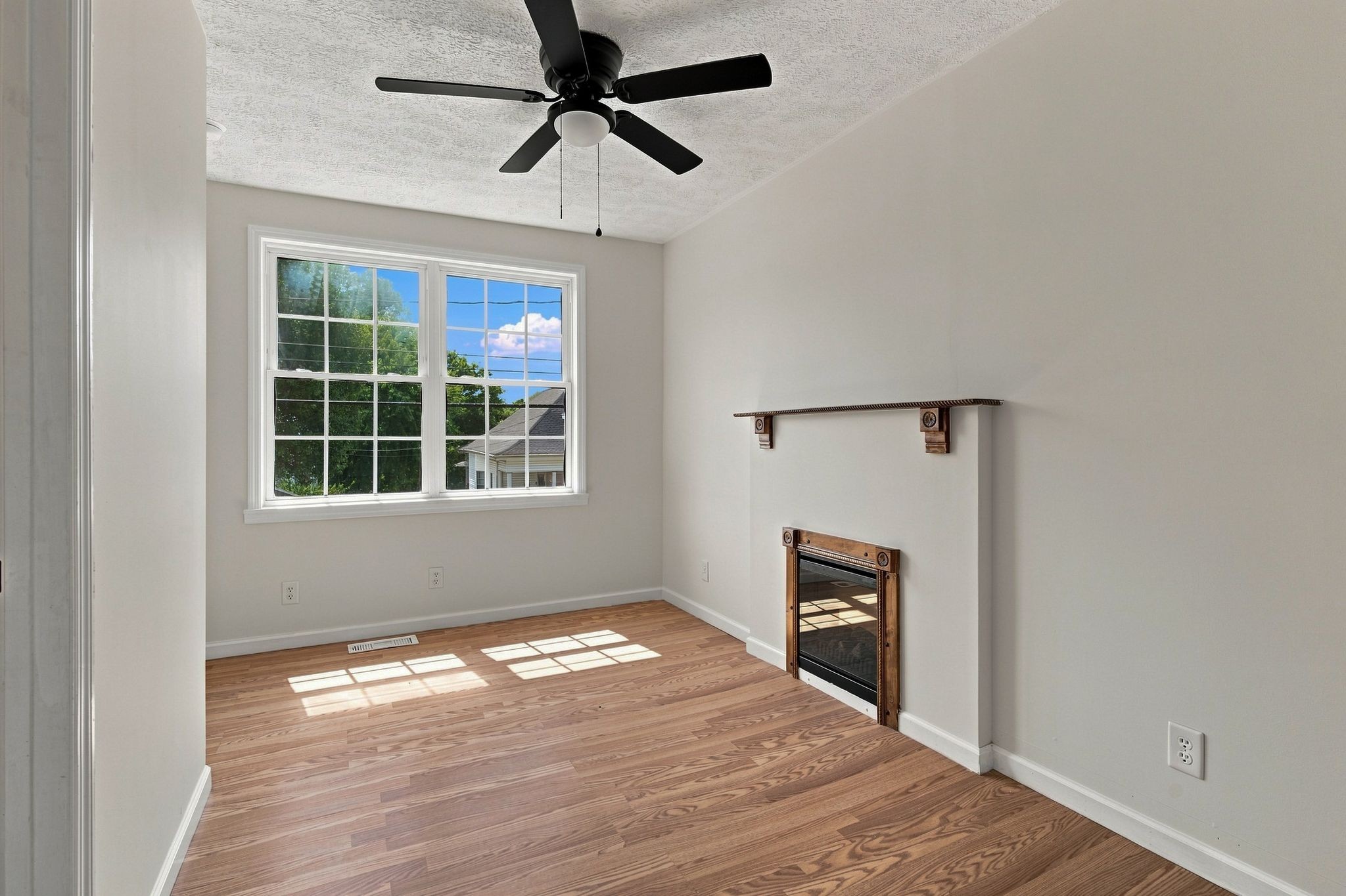 409 7th Ave W, Springfield, TN 37172