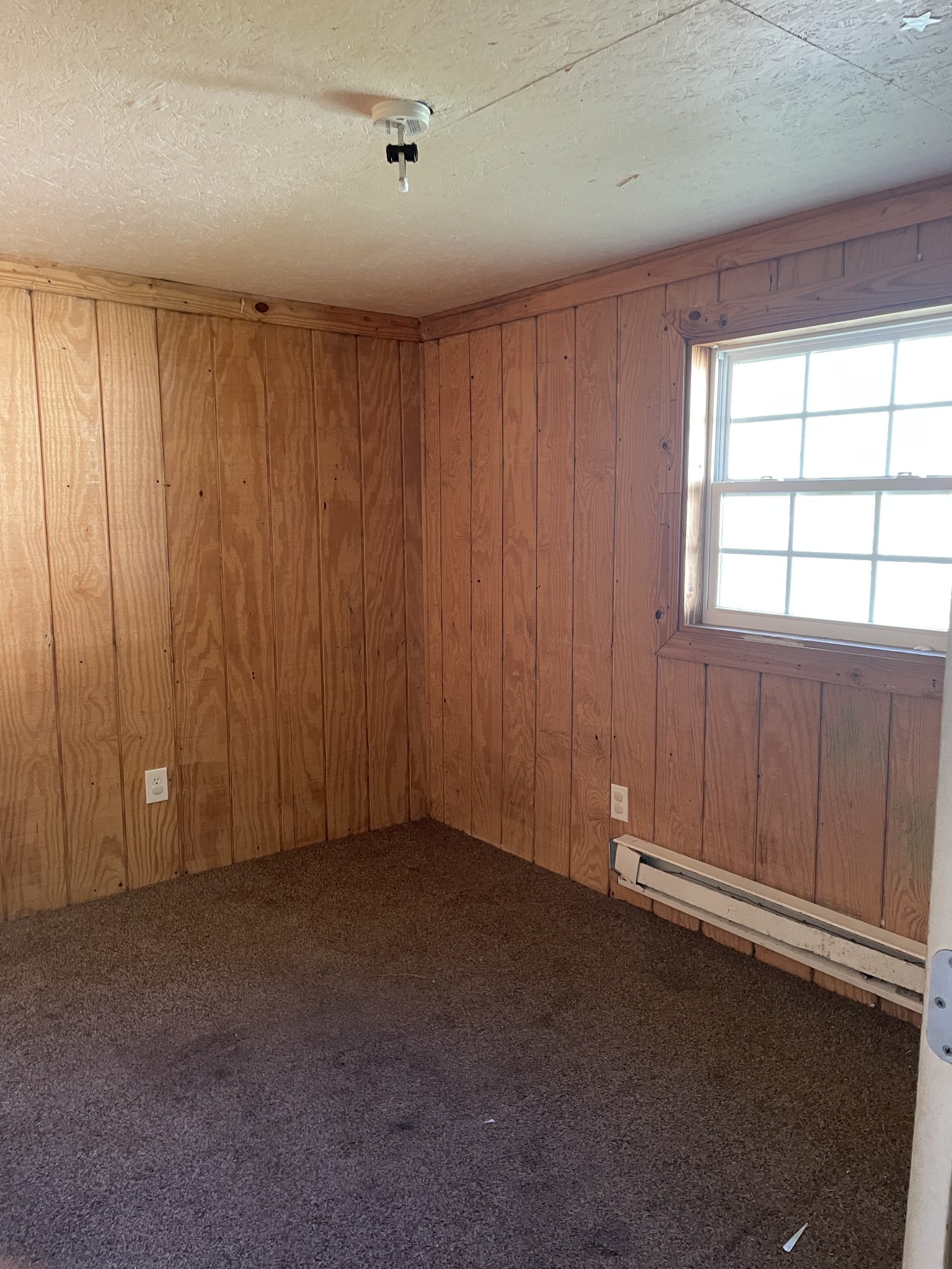 216 Strawberry St, Portland, TN 37148
