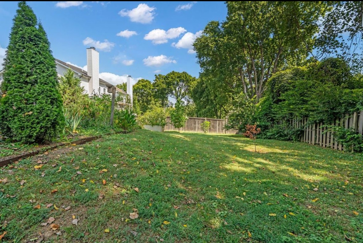 1805 Sherwood Ln, Nashville, TN 37216