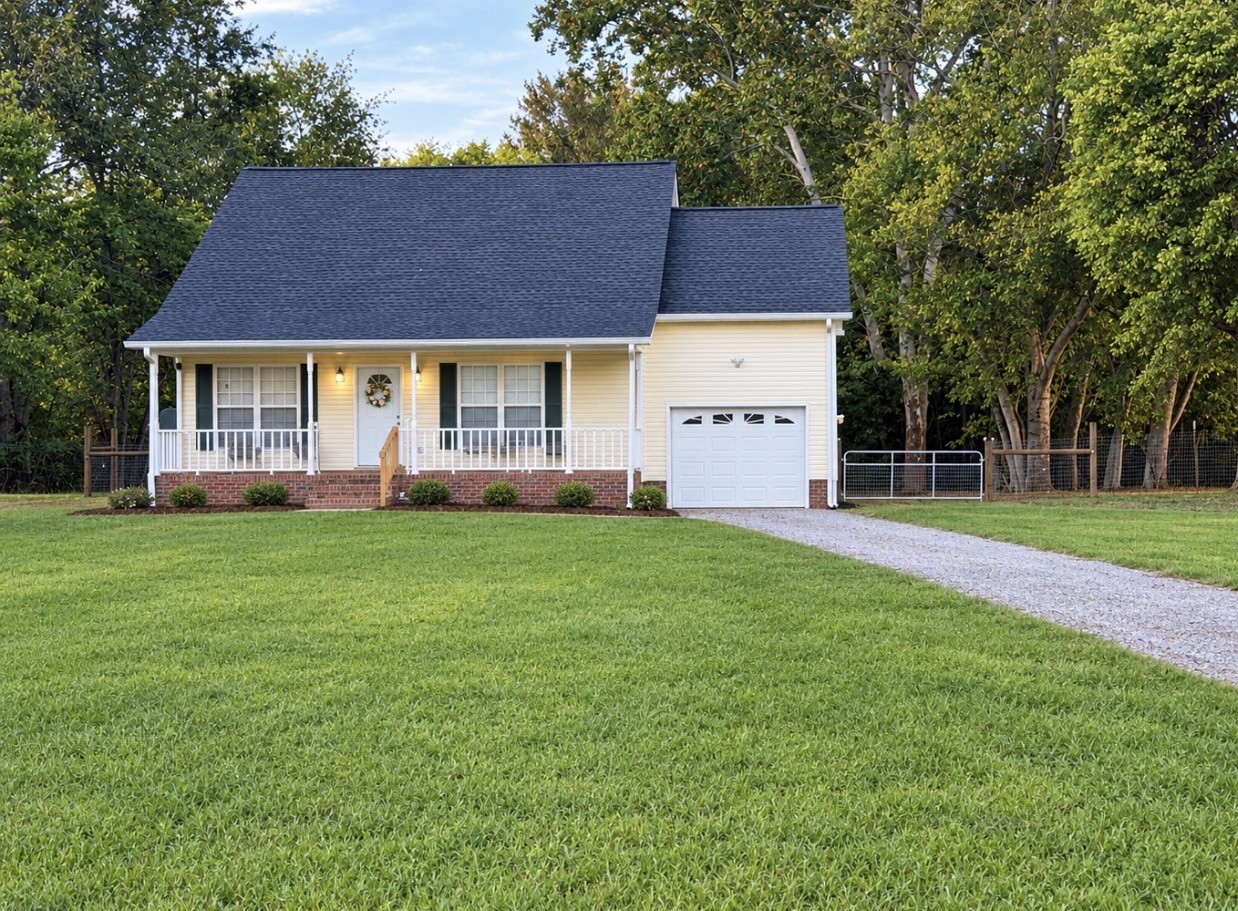 230 Woodruff Rd, Adams, TN 37010