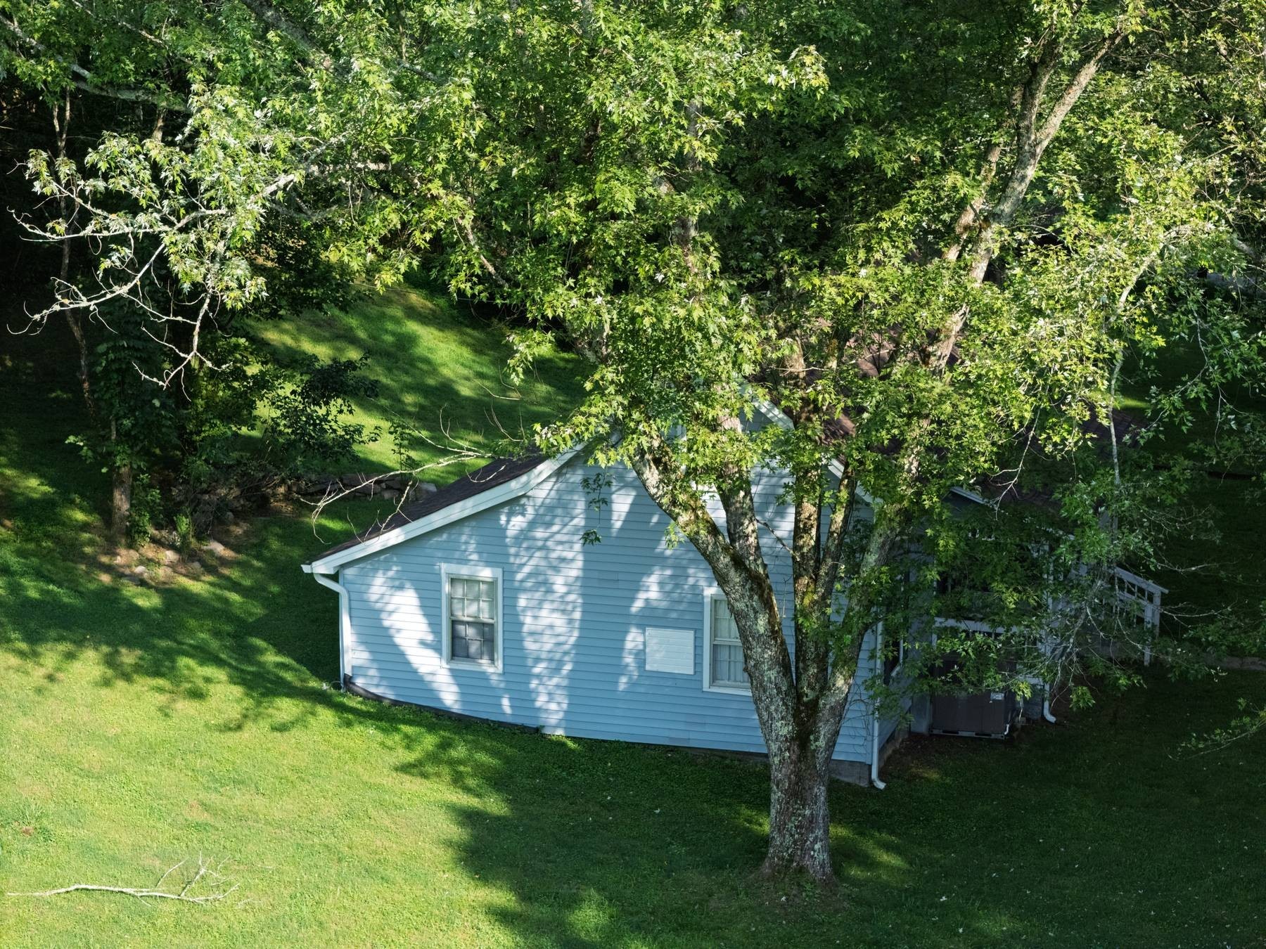 86 Dog Branch Rd S, Pleasant Shade, TN 37145