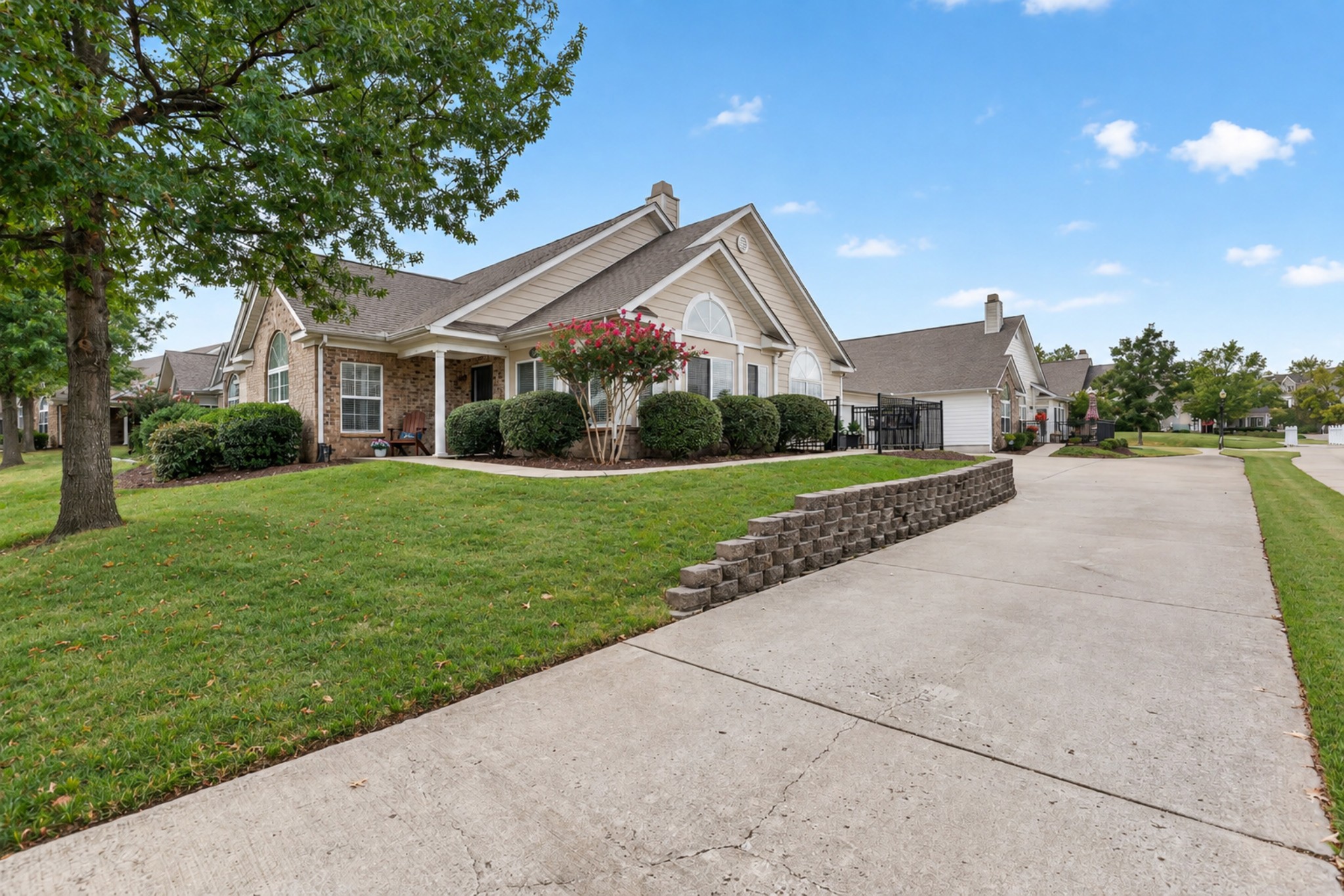 825 Browns Ln #2303, Gallatin, TN 37066